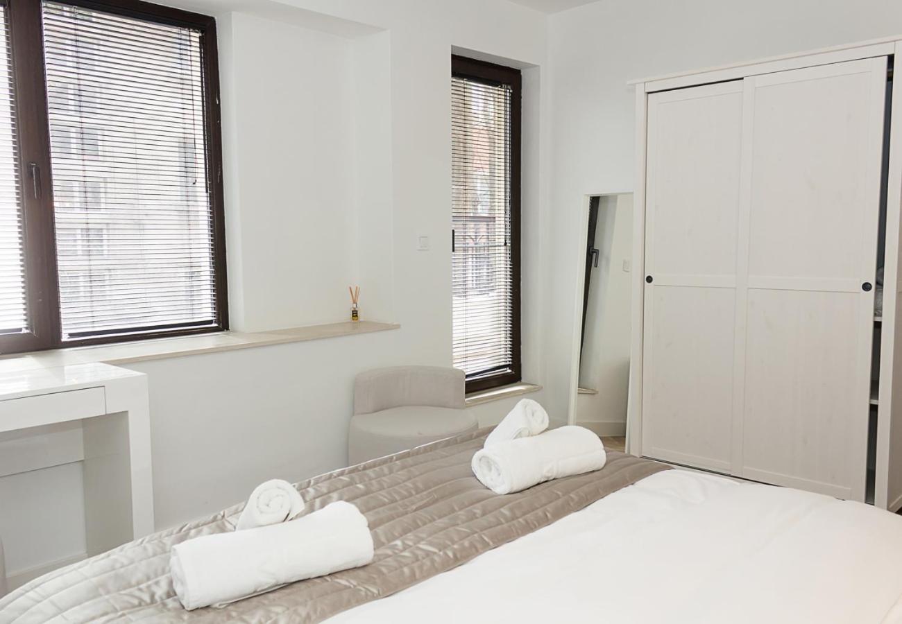 Three private apartments near Port of Varna by Flat Mаnager
