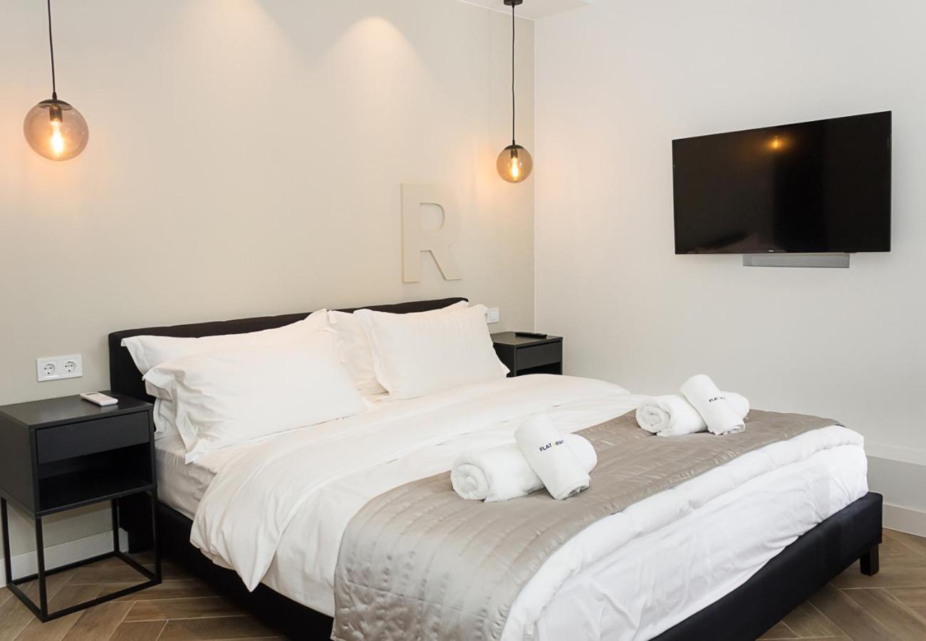 Three private apartments near Port of Varna by Flat Mаnager