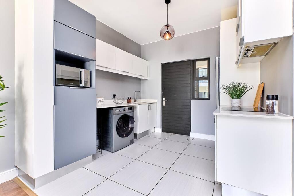 2 Bedroom Furnished Luxury Apartment With Inverter