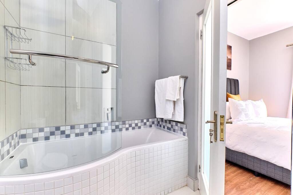 2 Bedroom Furnished Luxury Apartment With Inverter