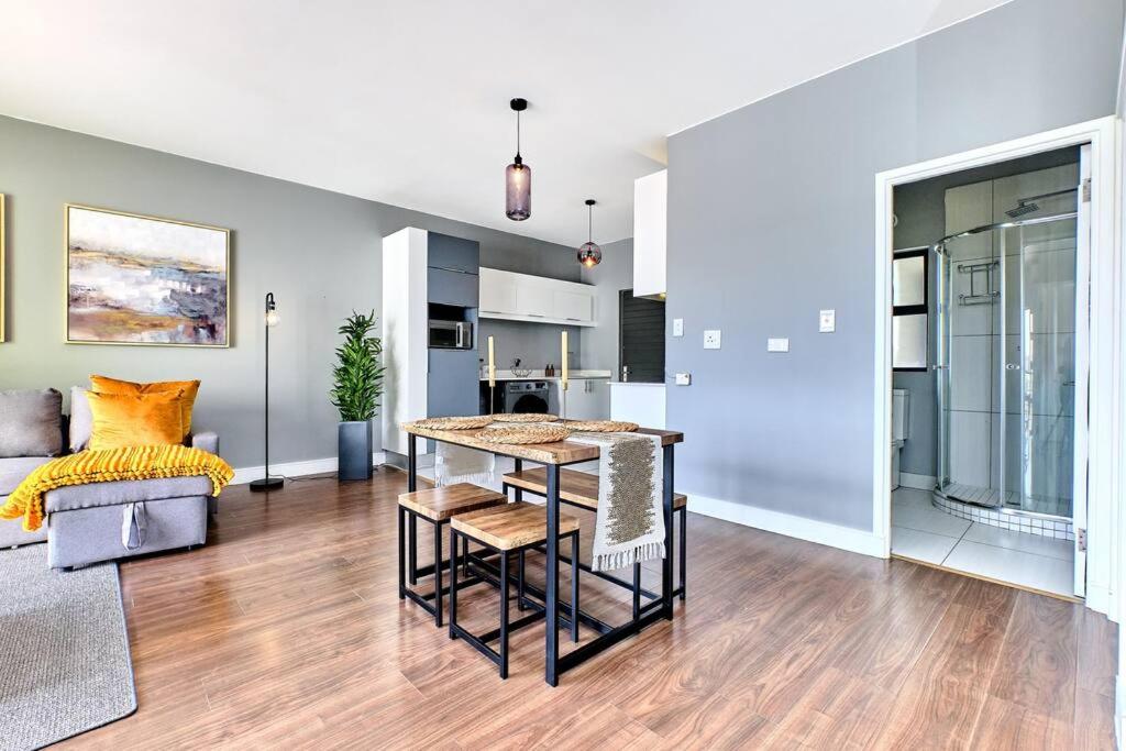 2 Bedroom Furnished Luxury Apartment With Inverter
