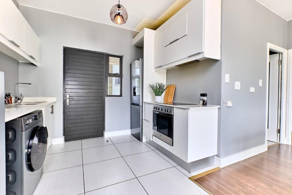 2 Bedroom Furnished Luxury Apartment With Inverter