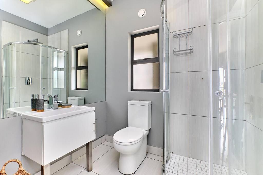 2 Bedroom Furnished Luxury Apartment With Inverter