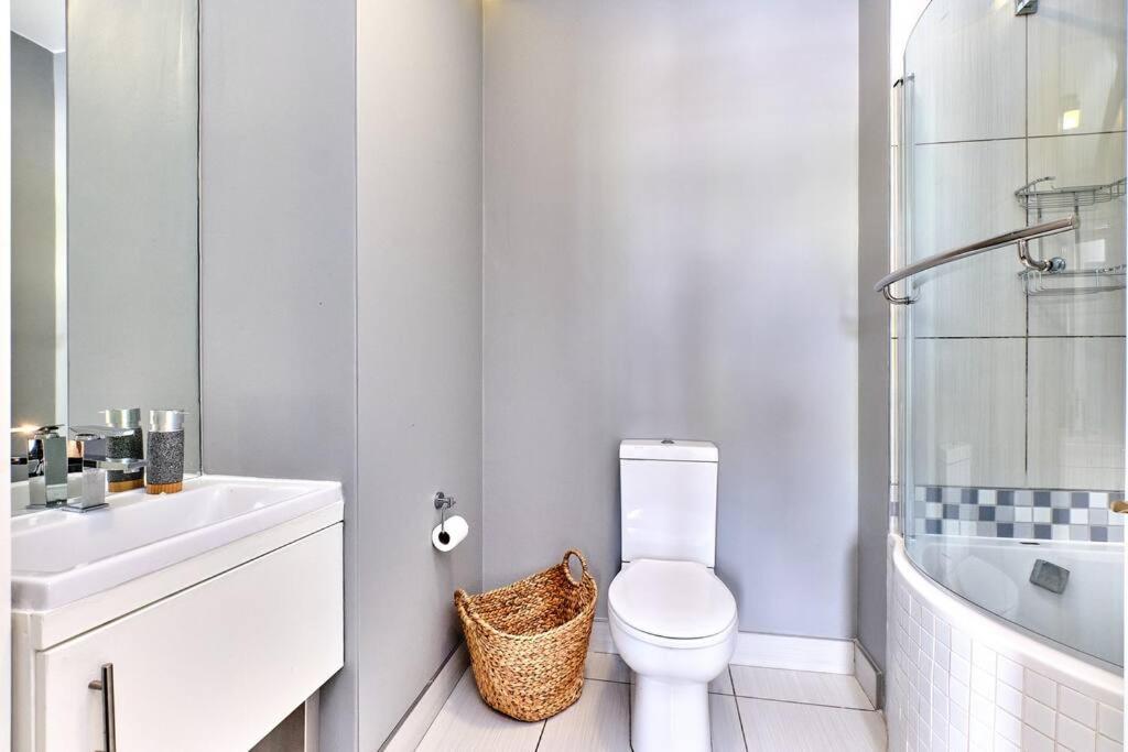 2 Bedroom Furnished Luxury Apartment With Inverter