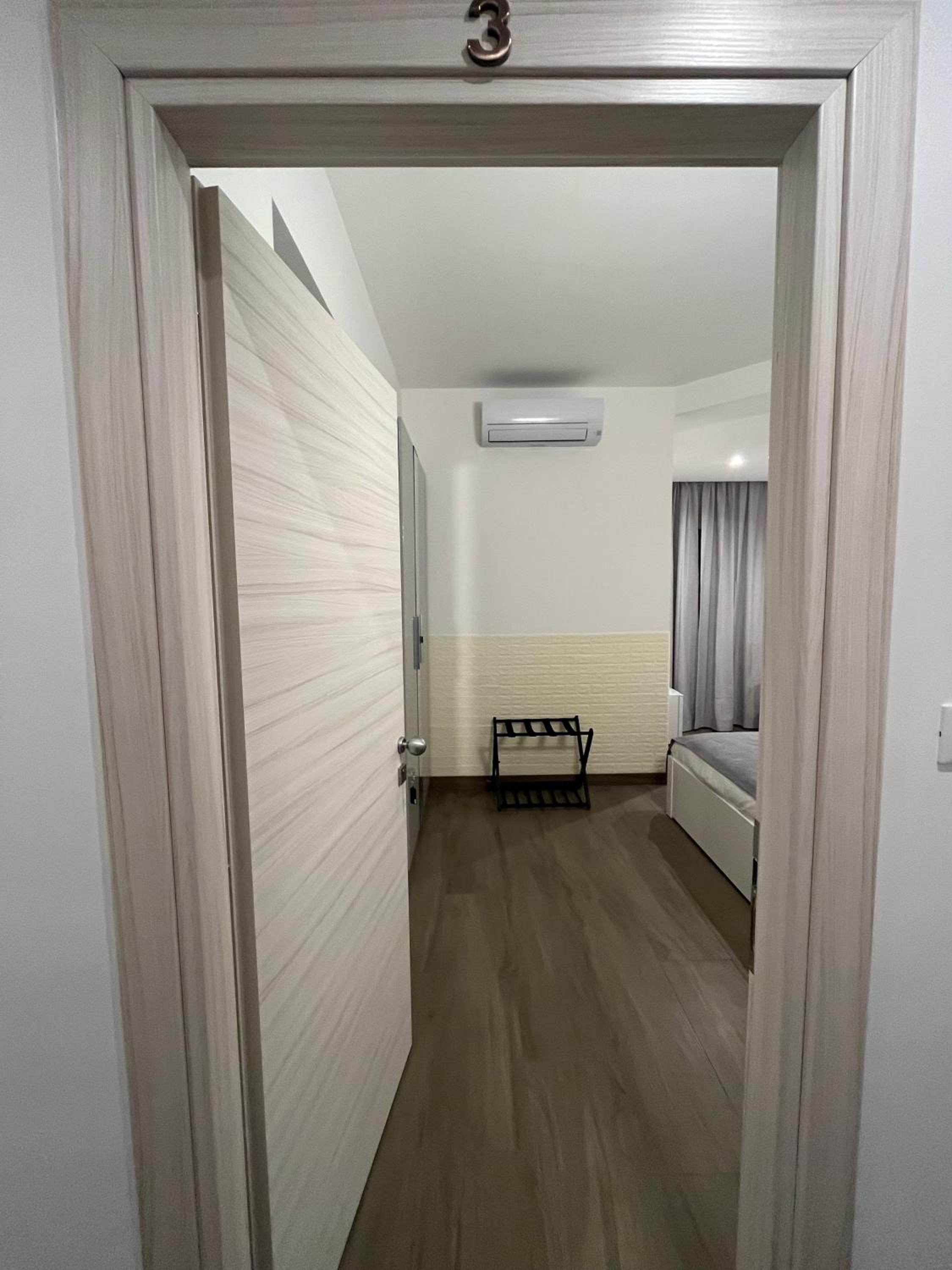 Anastasio Vatican Rooms G H