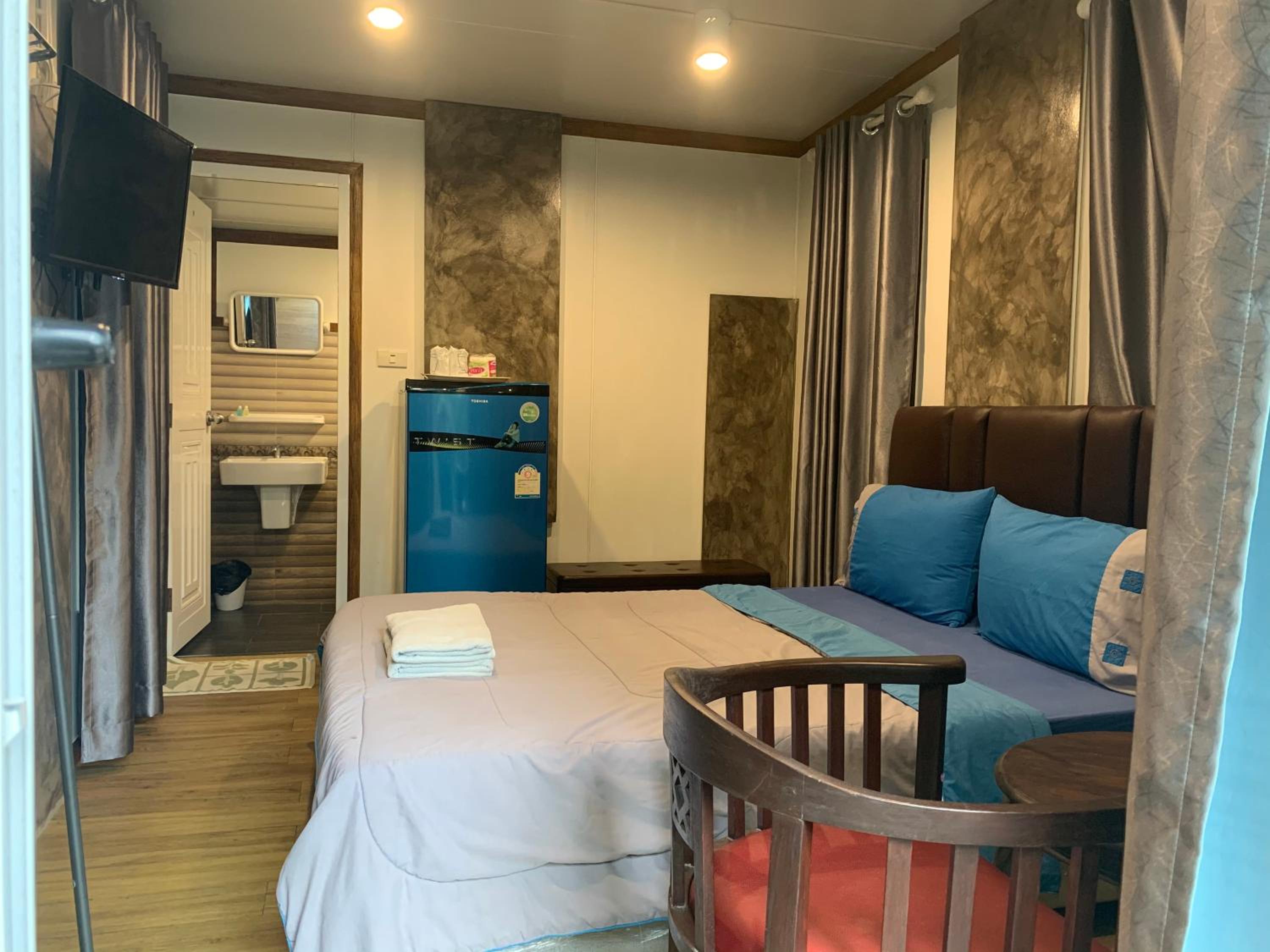 Rayonghouse Resort