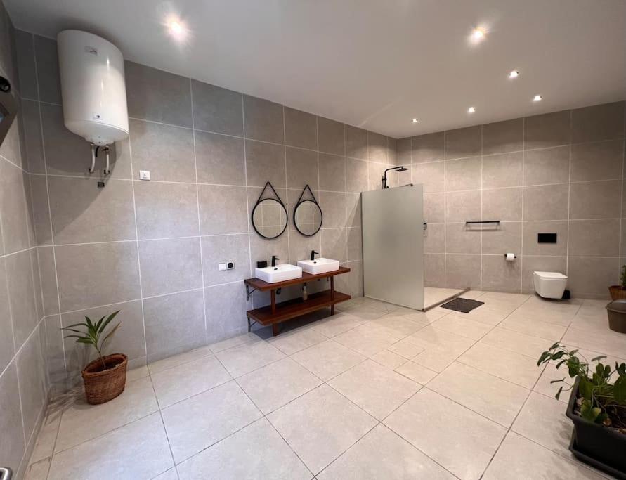 Villa 4 Chambres avec piscine sur Kribi