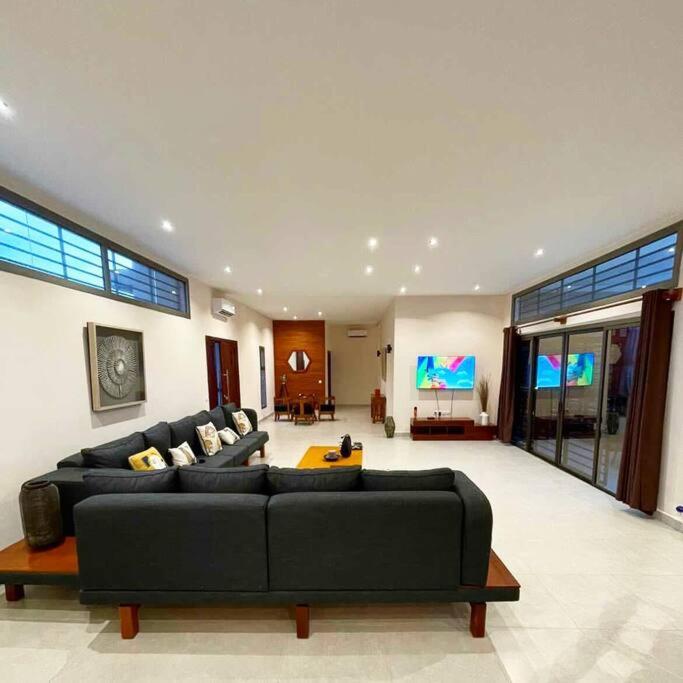 Villa 4 Chambres avec piscine sur Kribi