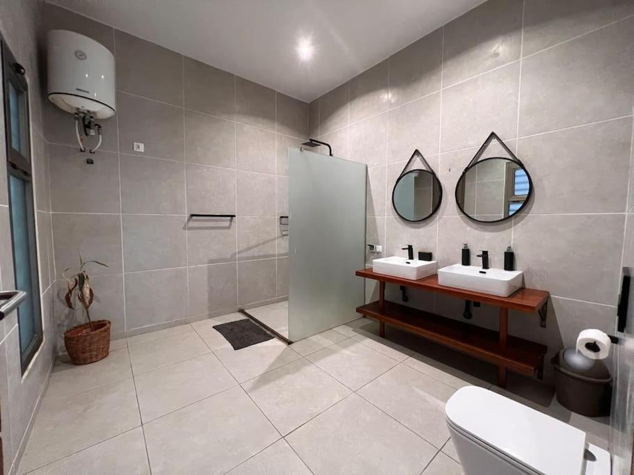 Villa 4 Chambres avec piscine sur Kribi