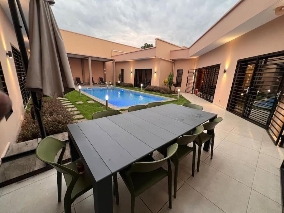 Villa 4 Chambres avec piscine sur Kribi
