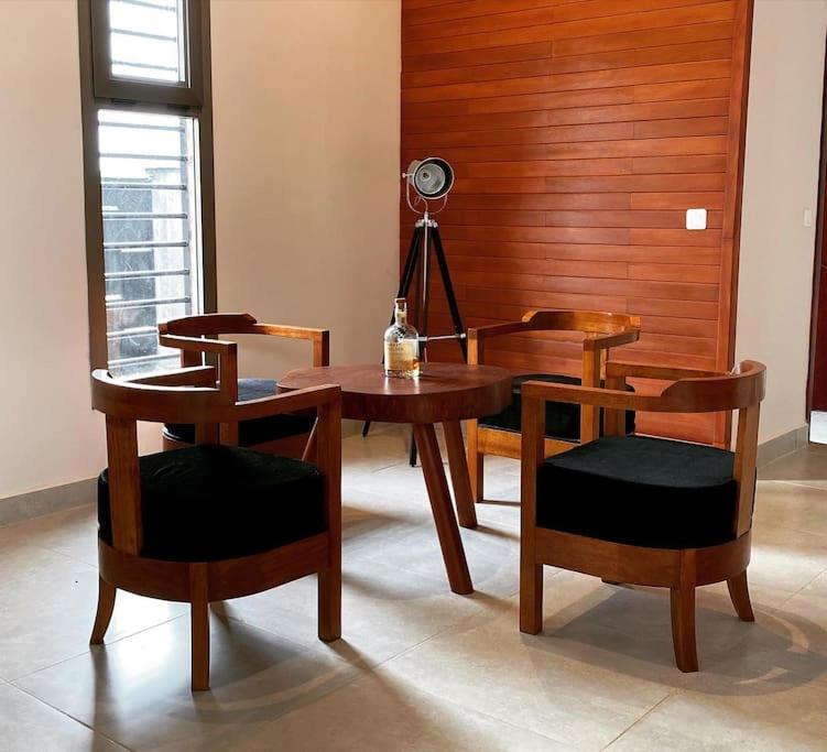 Villa 4 Chambres avec piscine sur Kribi