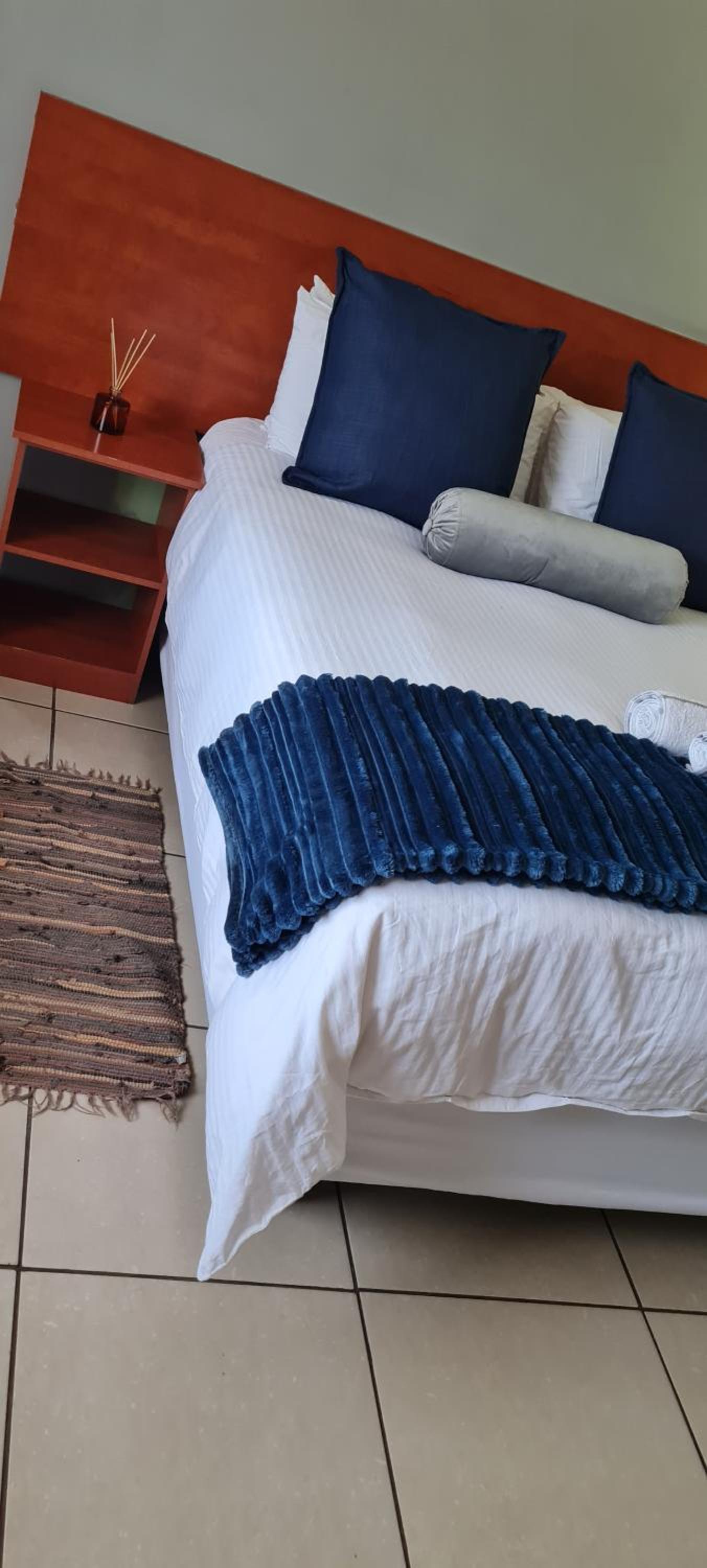 Monate BNB