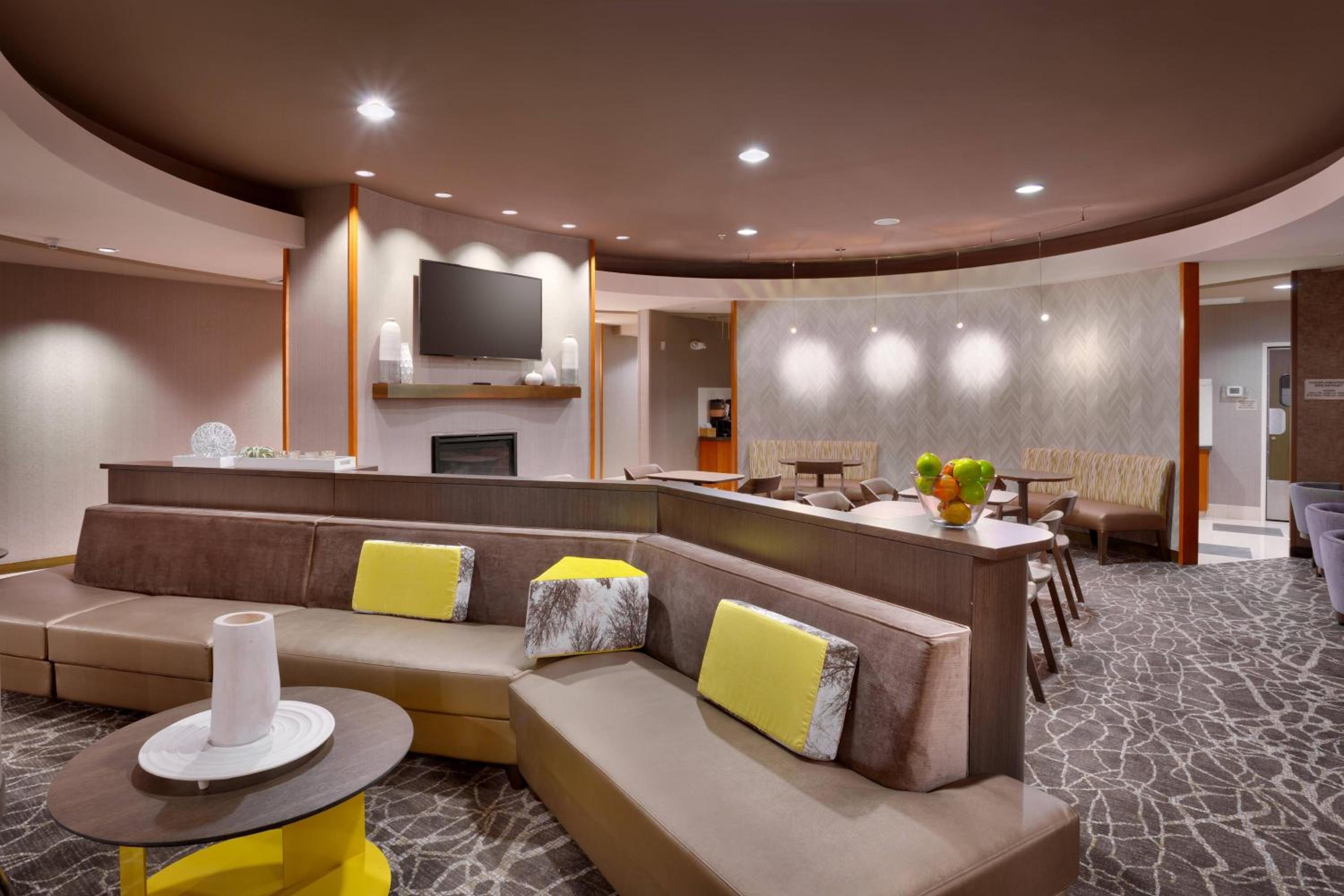 SpringHill Suites Thatcher view 5