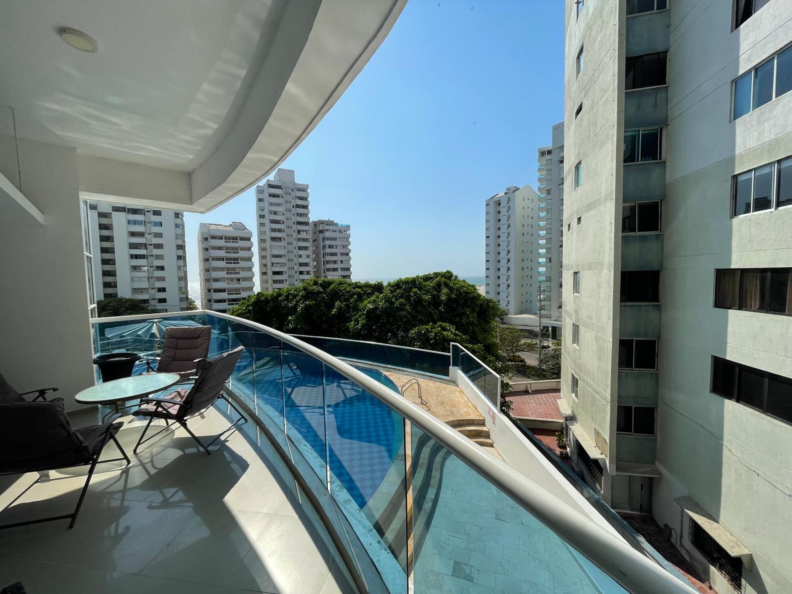 Apartamento lujoso a un minuto de la playa del laguito, la mejor playa de Cartagena de Indias