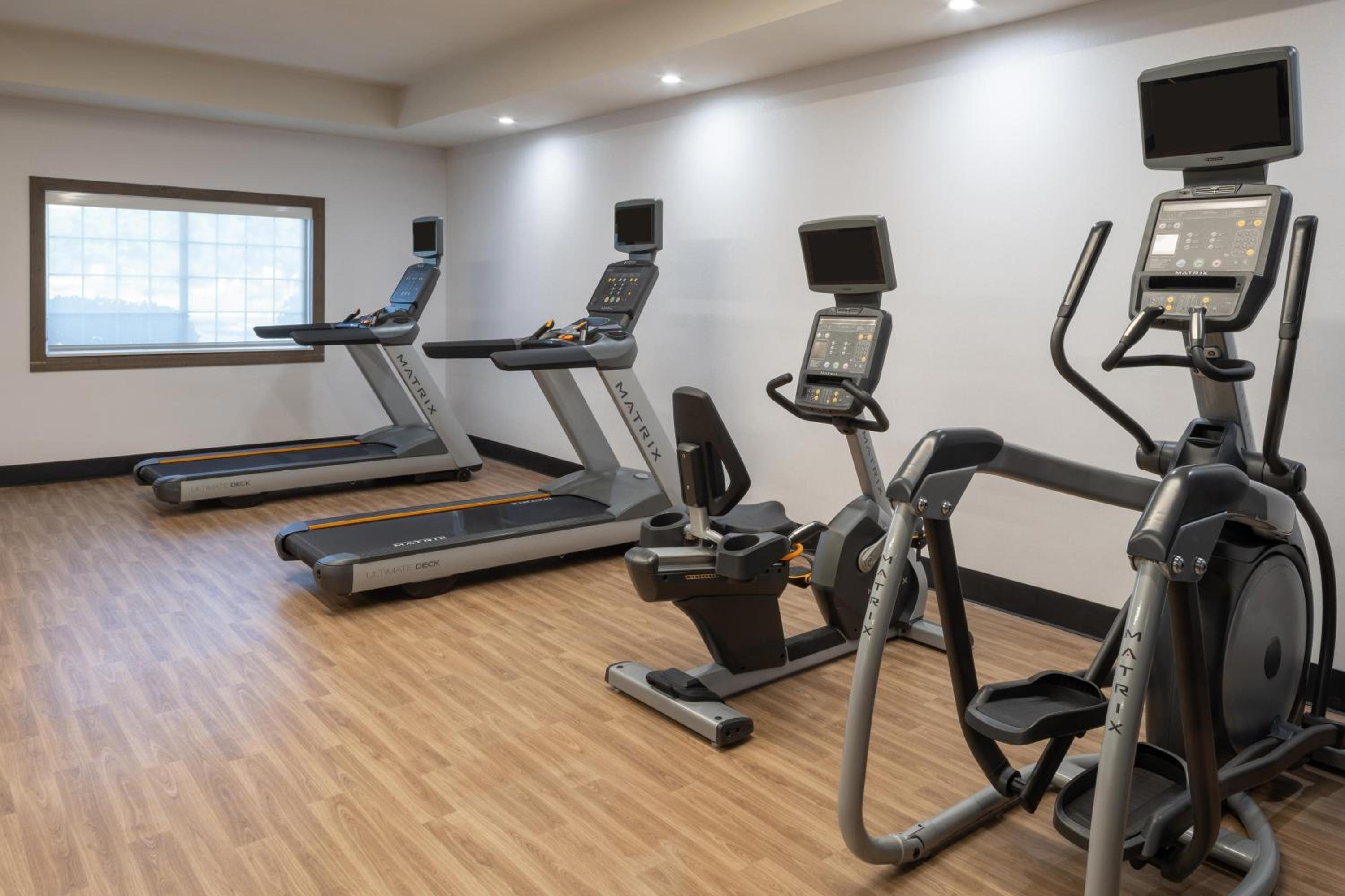 Schaumburg Vacations - Four Points by Sheraton Chicago Schaumburg - Property Image 3