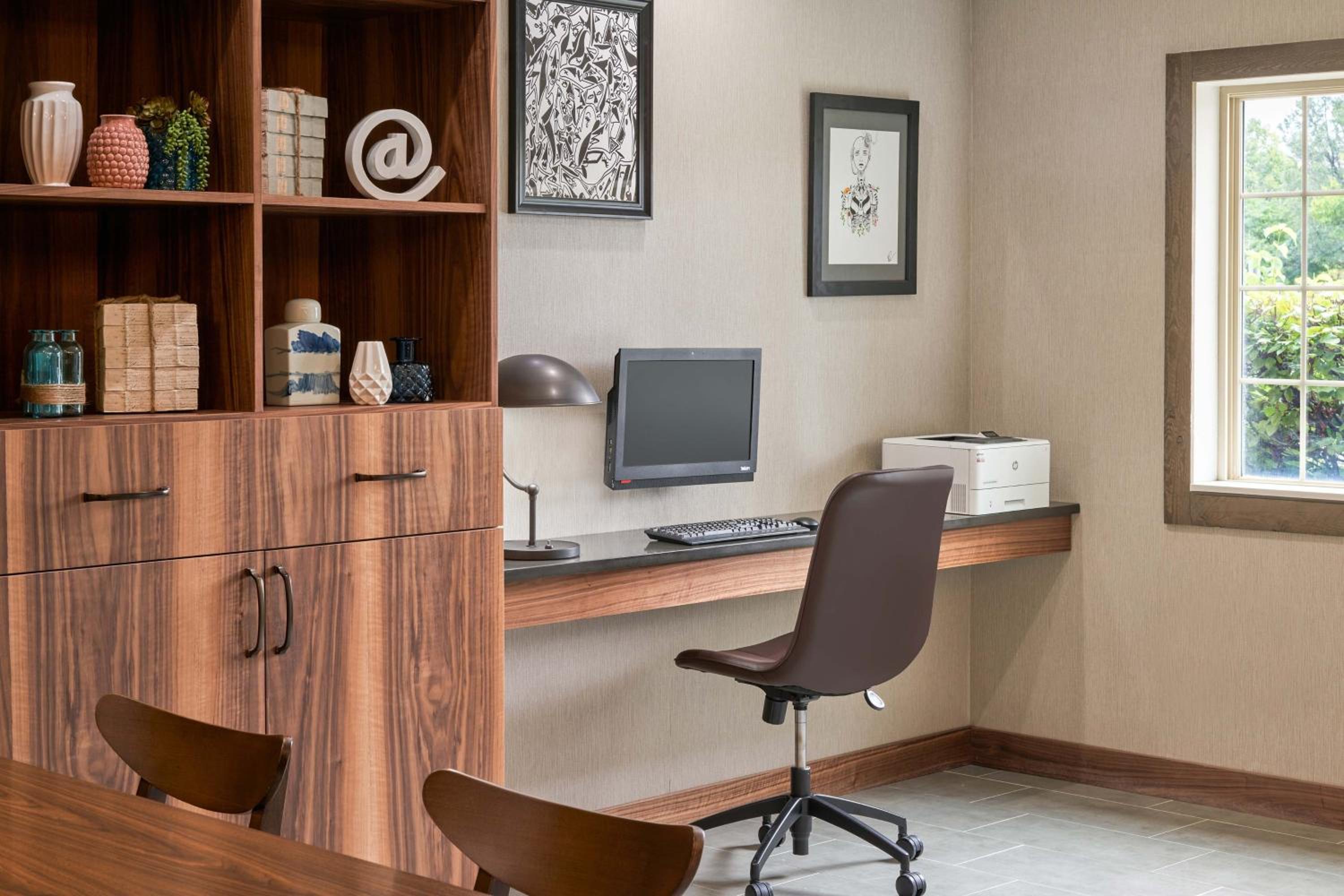 Schaumburg Vacations - Four Points by Sheraton Chicago Schaumburg - Property Image 10