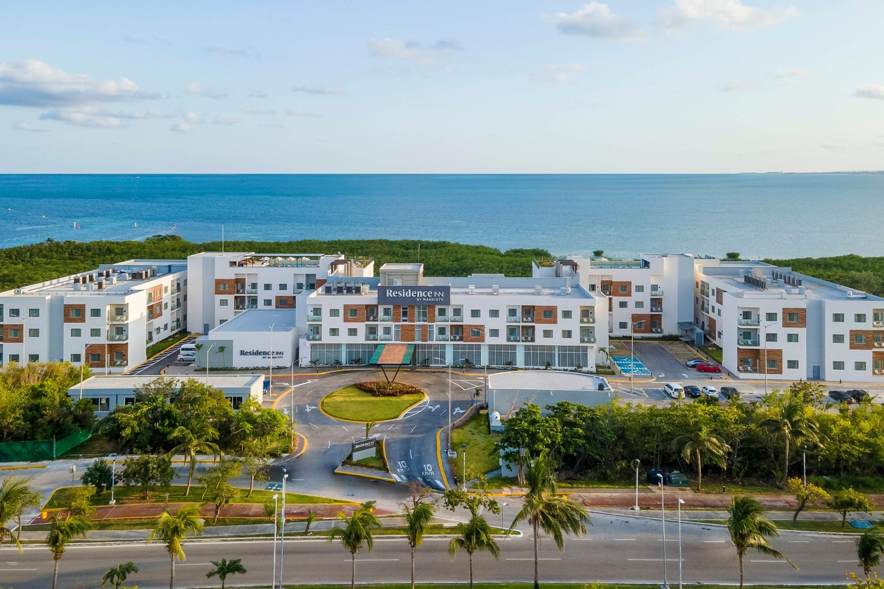 Hotel Residence Inn by Marriott Cancun Hotel Zone - Image 1