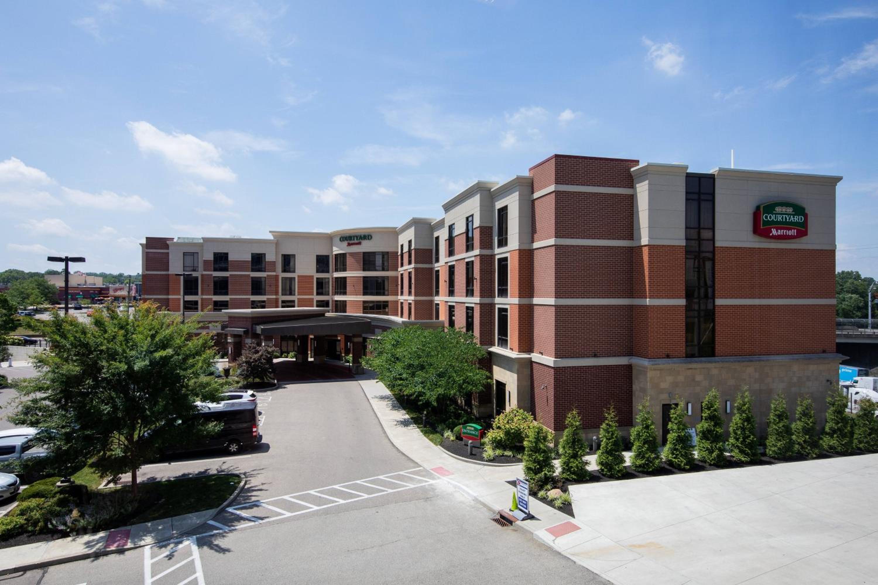 Hotel Courtyard by Marriott Cincinnati Midtown/Rookwood - Image 1