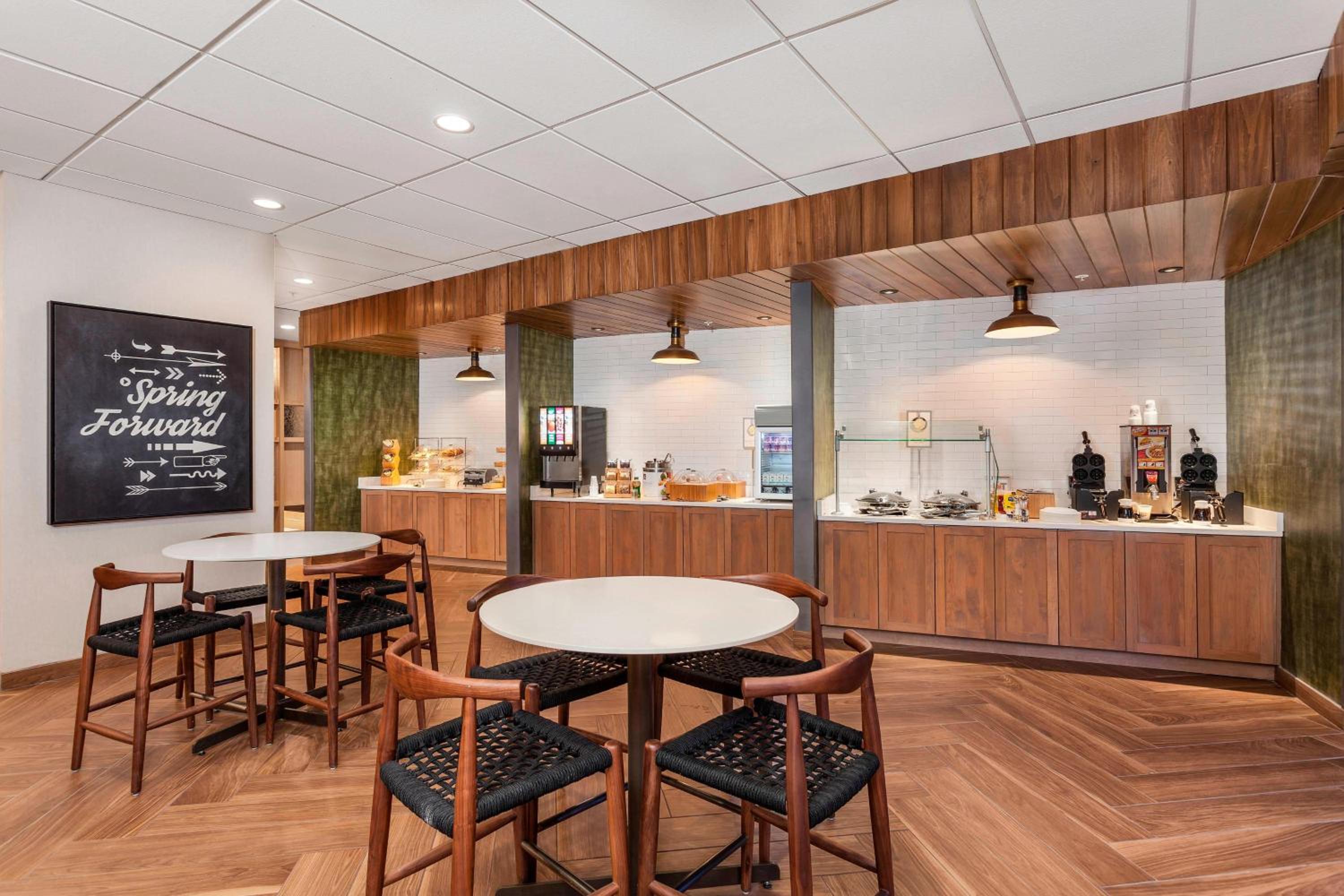 Lebanon Vacations - Fairfield Inn  Suites by Marriott Lebanon - Property Image 11