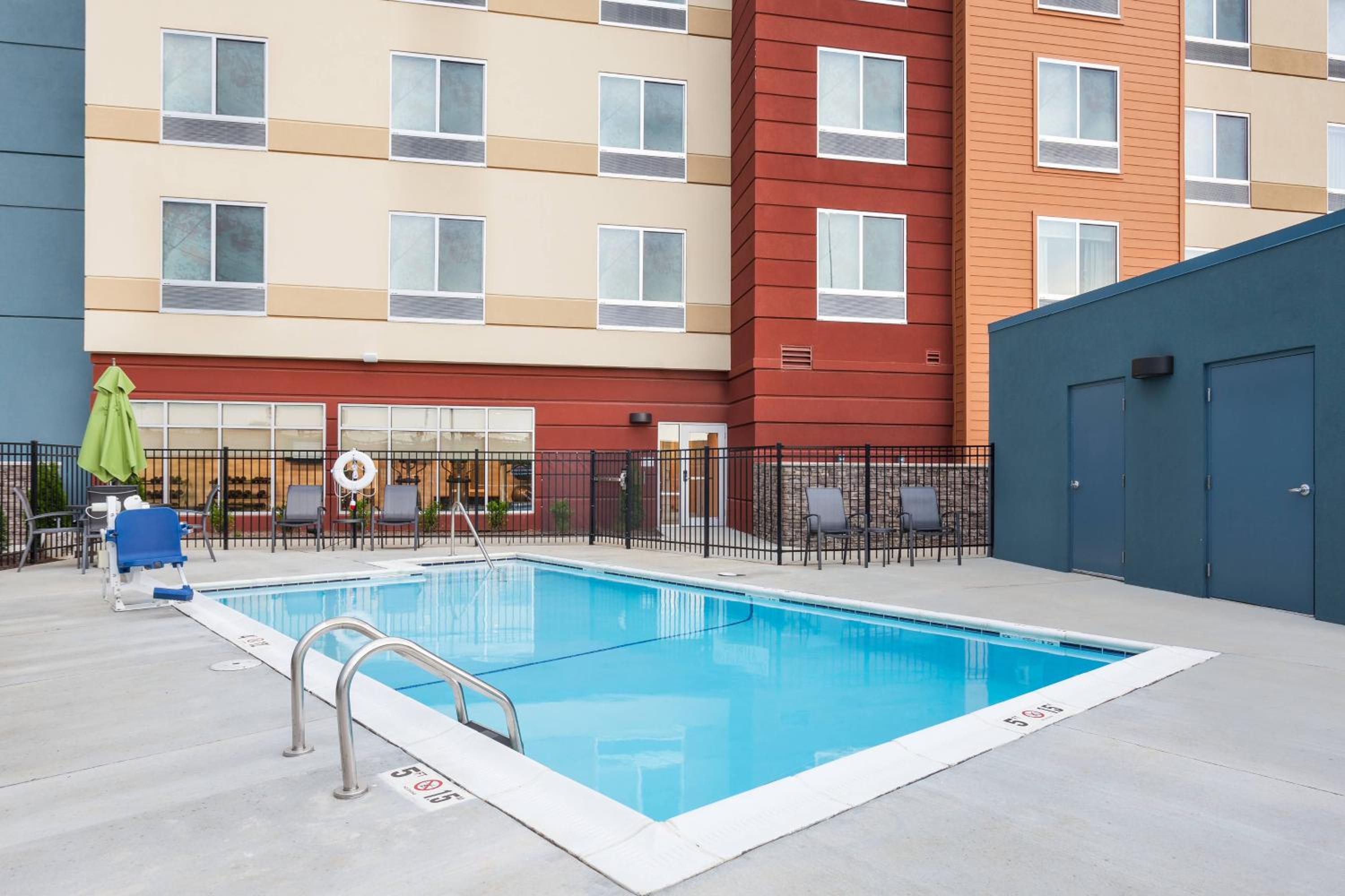 Lebanon Vacations - Fairfield Inn  Suites by Marriott Lebanon - Property Image 6