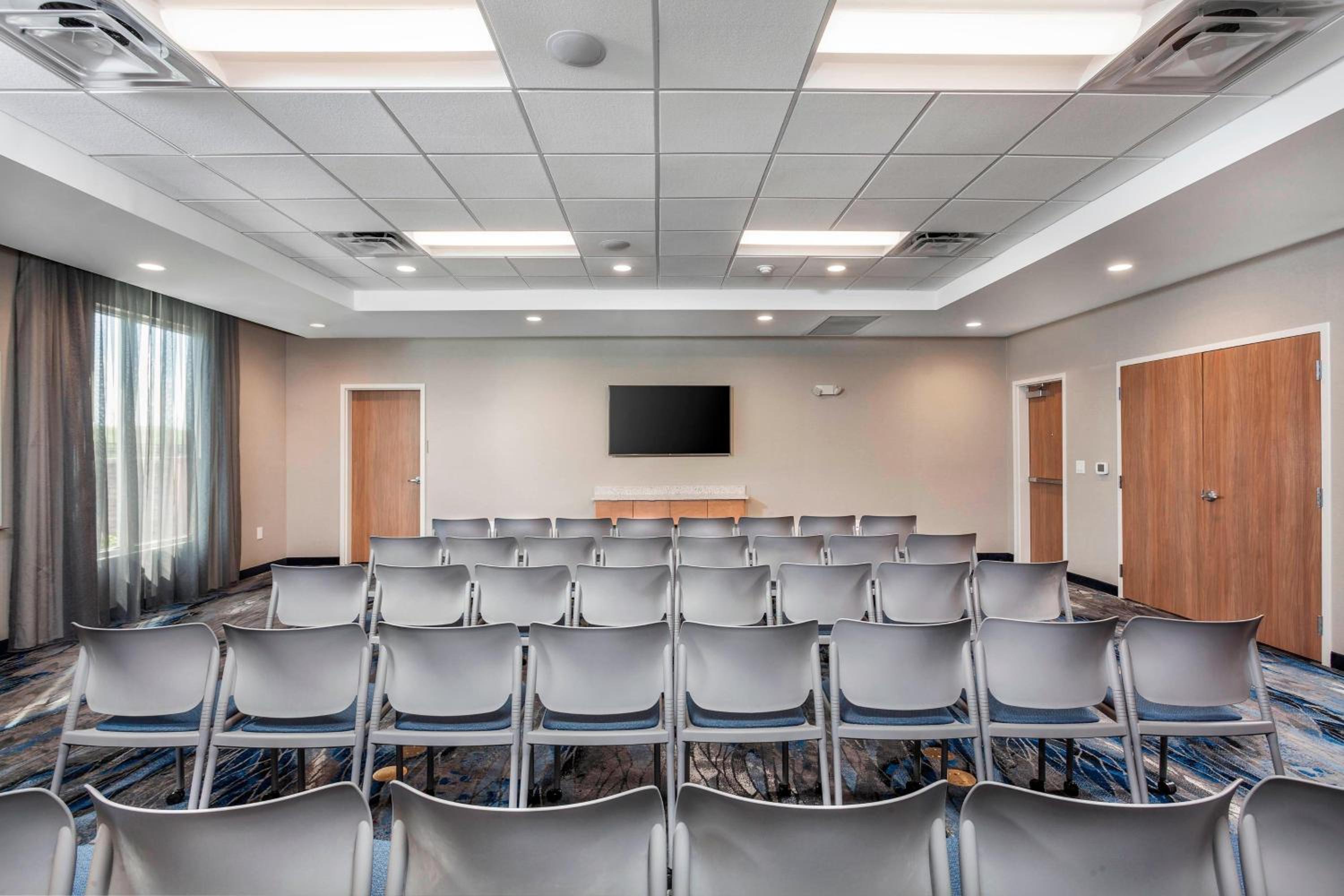 Lebanon Vacations - Fairfield Inn  Suites by Marriott Lebanon - Property Image 3