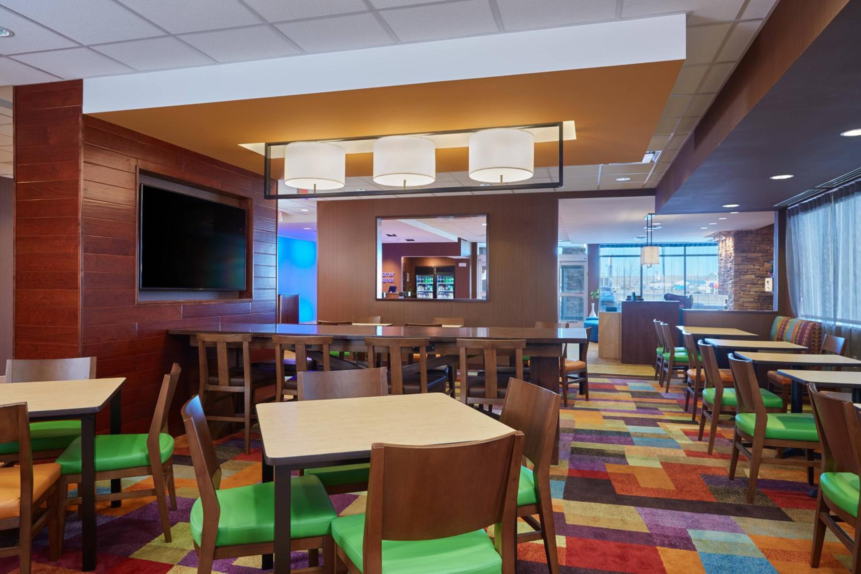Rawlins Vacations - Fairfield Inn  Suites by Marriott Rawlins - Property Image 9