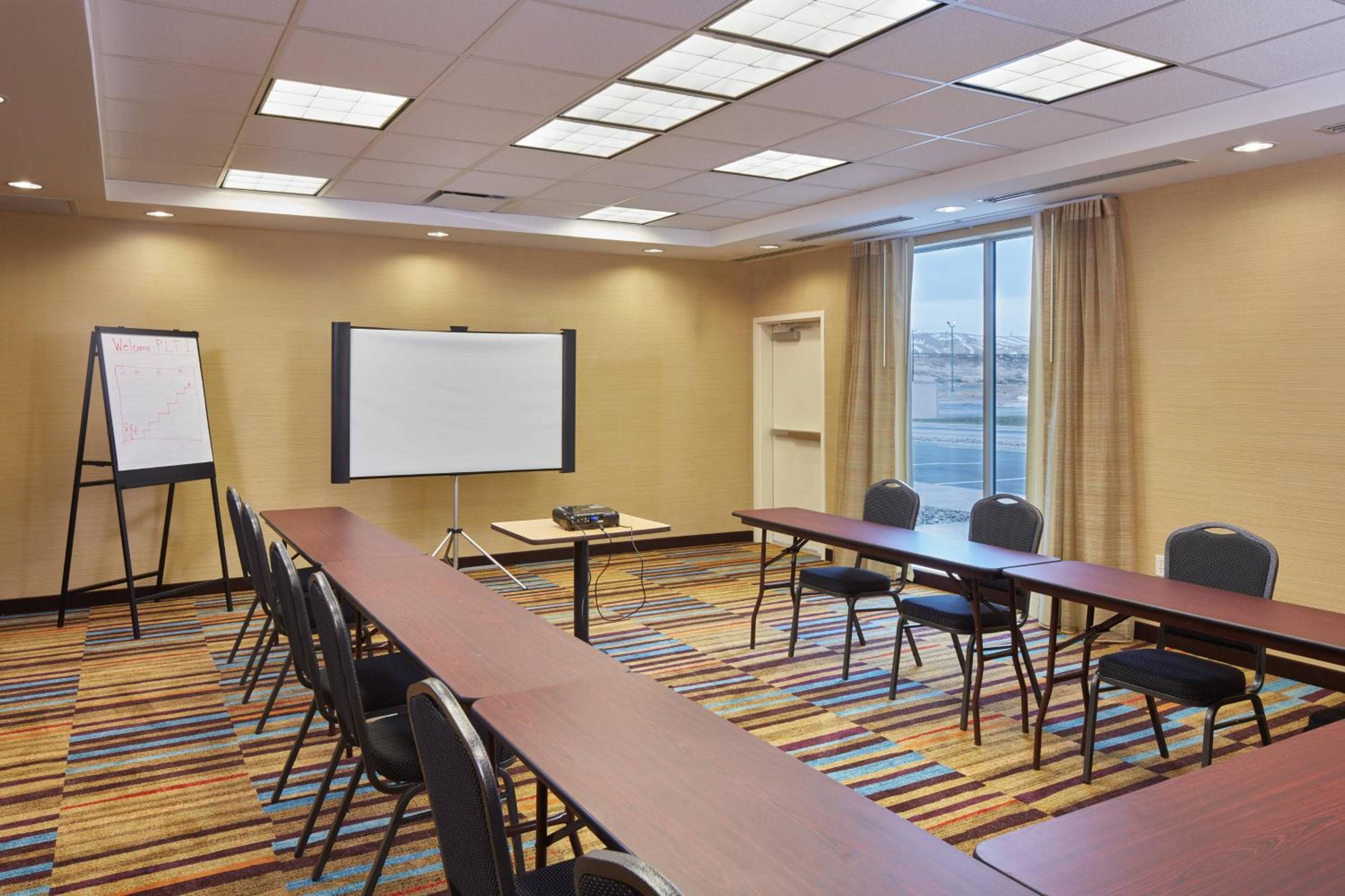 Rawlins Vacations - Fairfield Inn  Suites by Marriott Rawlins - Property Image 6