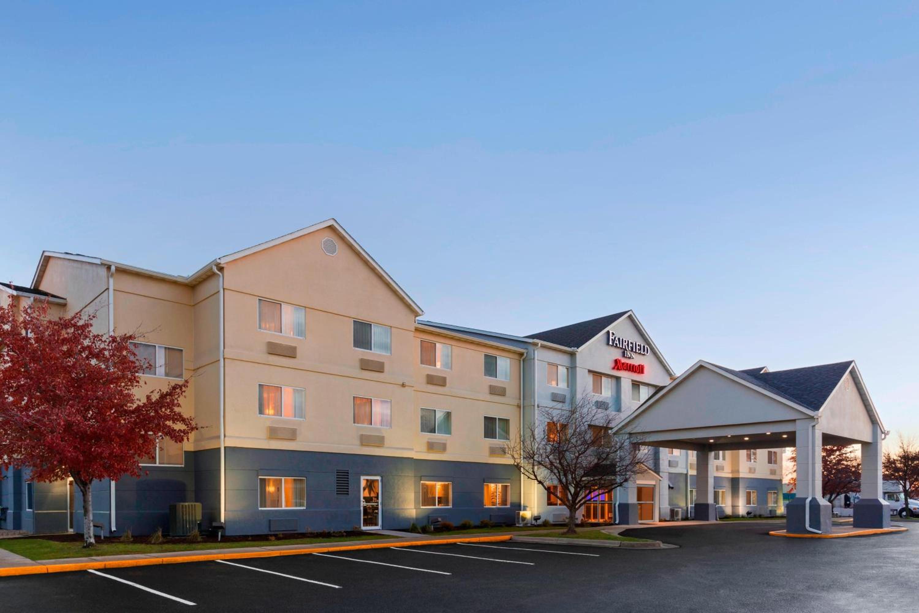 Mankato Vacations - Fairfield Inn  Suites Mankato - Property Image 1