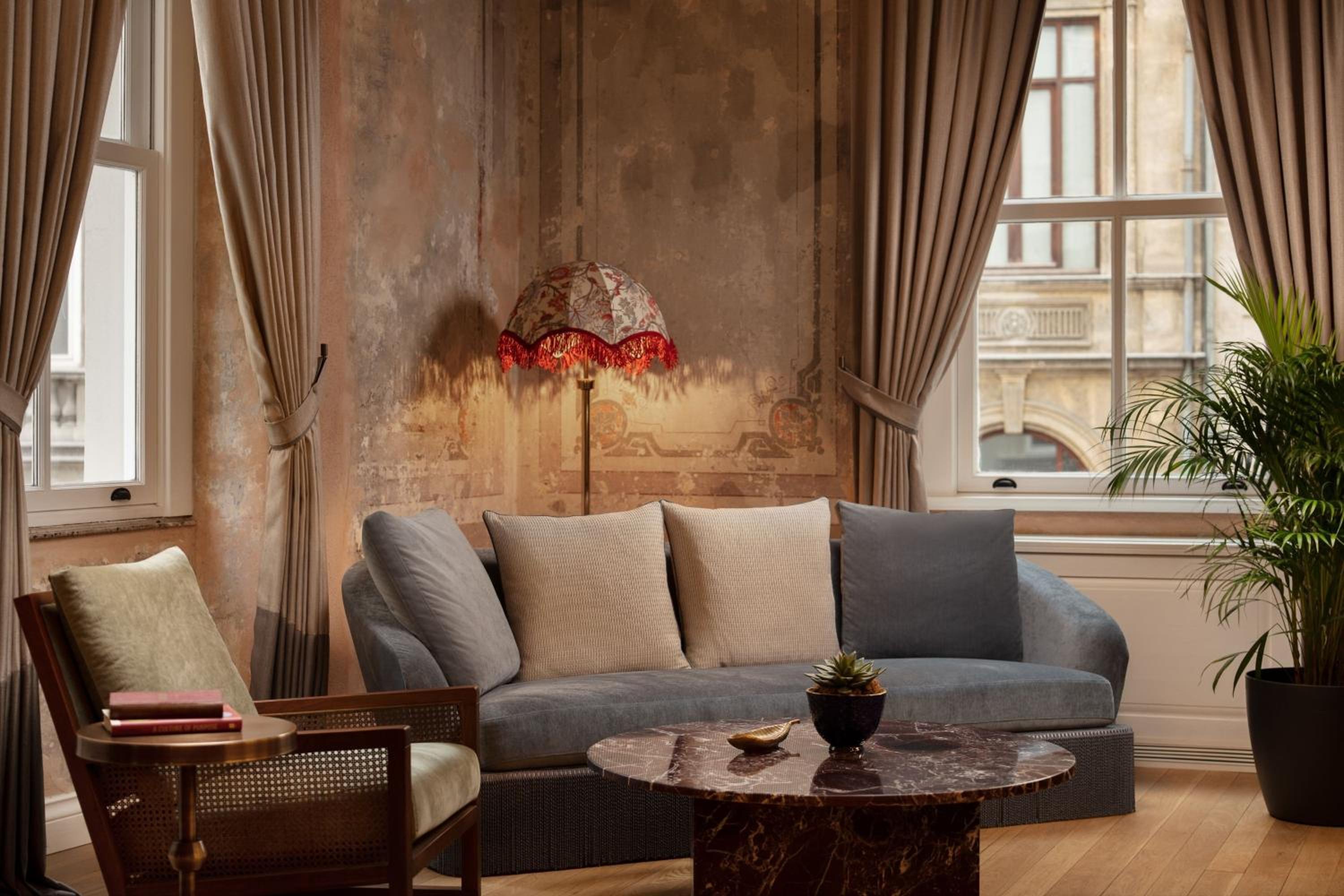 Adahan DeCamondo Pera, Autograph Collection - Image 22