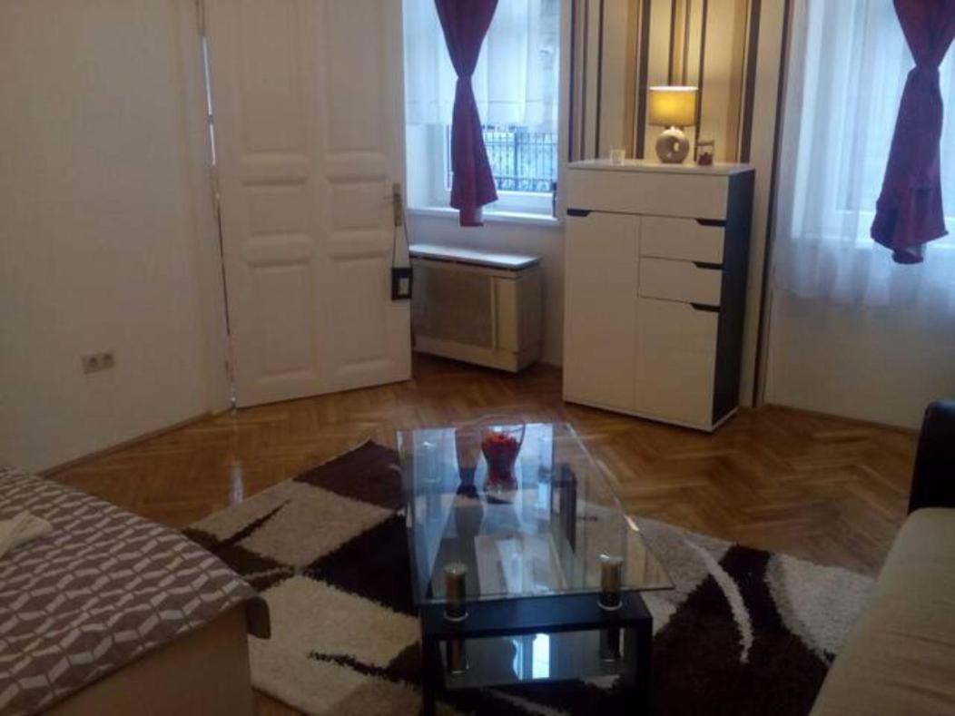 Sunshine flat at the BLAHA
