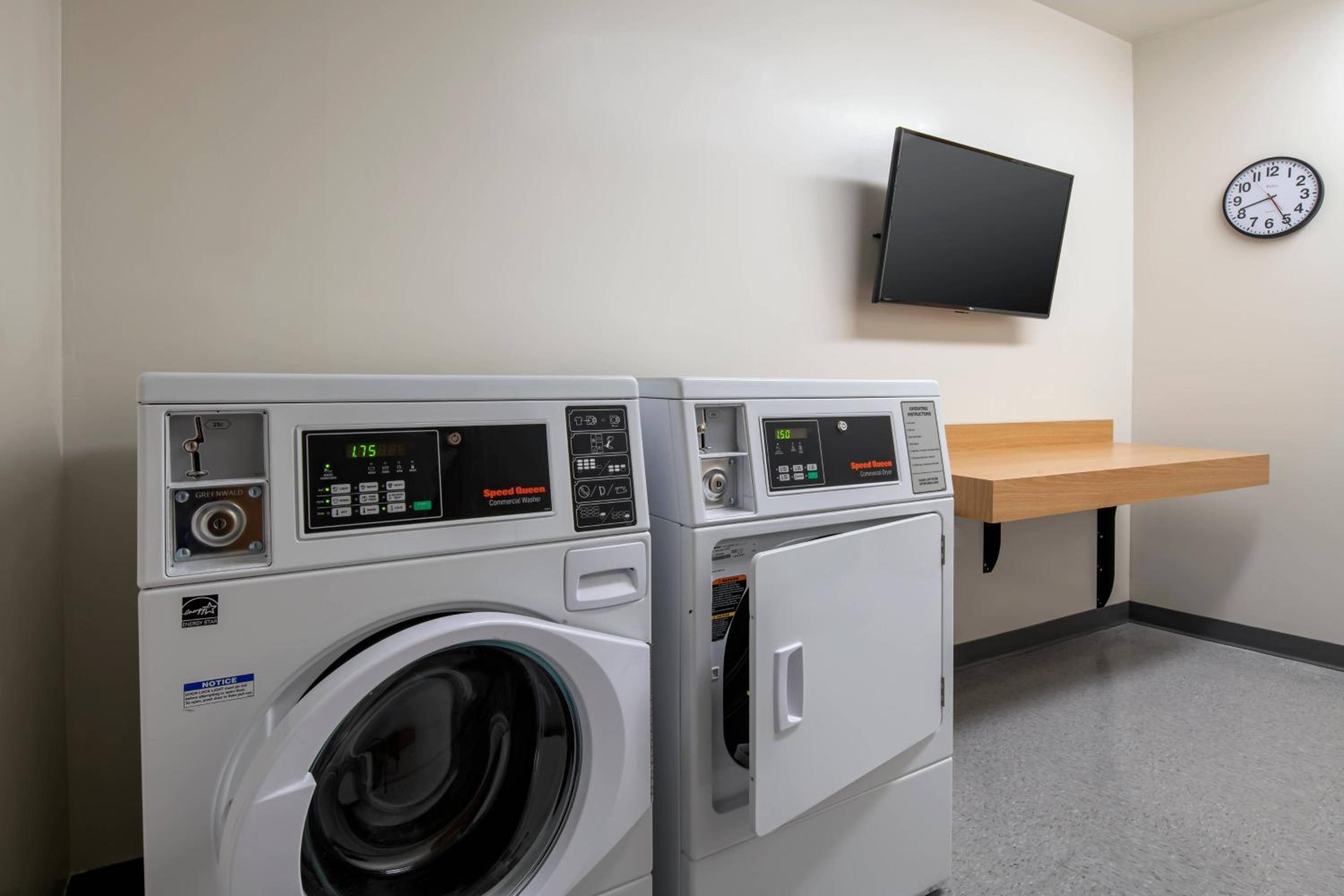 Klamath Falls Vacations - Fairfield Inn  Suites by Marriott Klamath Falls - Property Image 12