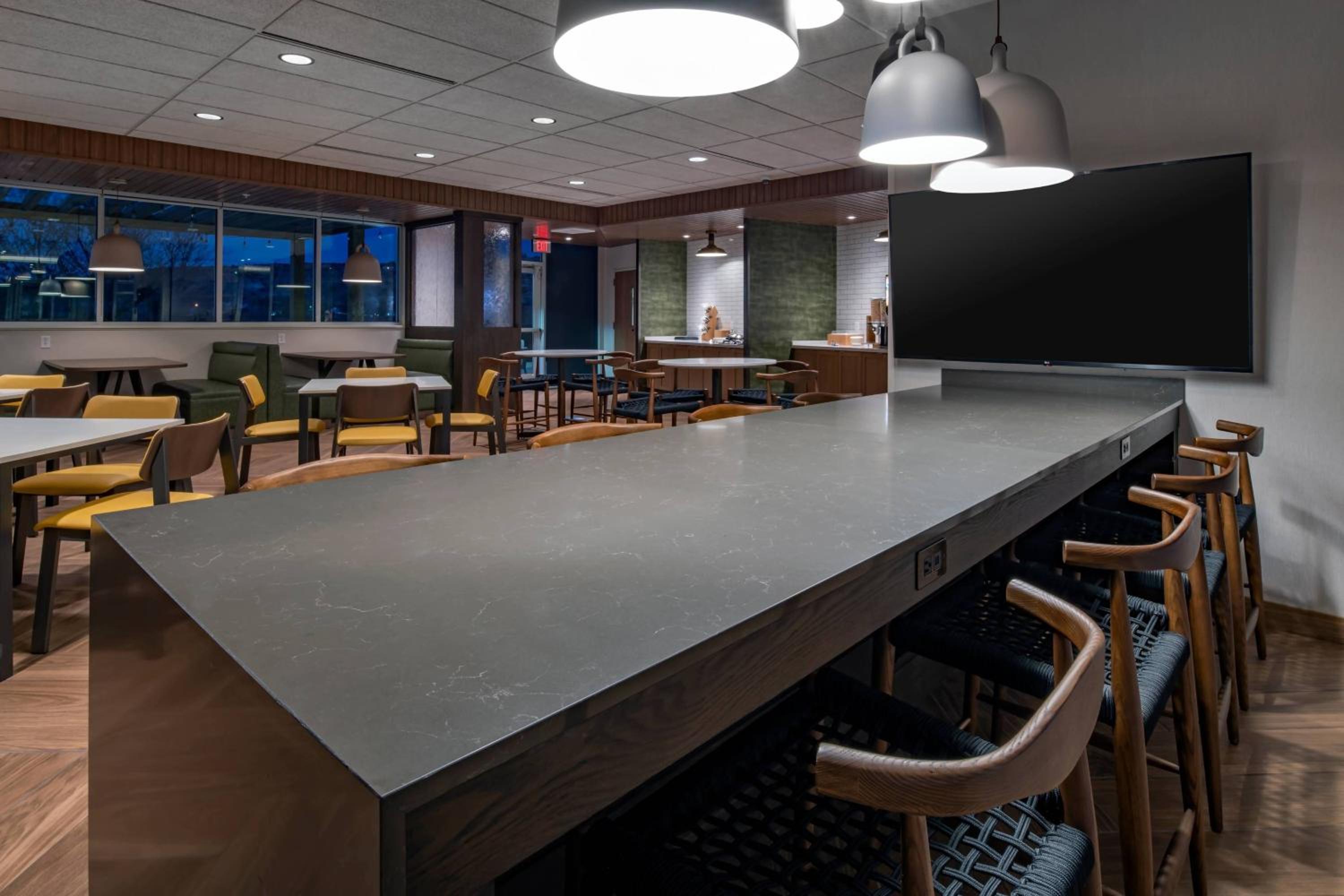 Klamath Falls Vacations - Fairfield Inn  Suites by Marriott Klamath Falls - Property Image 1