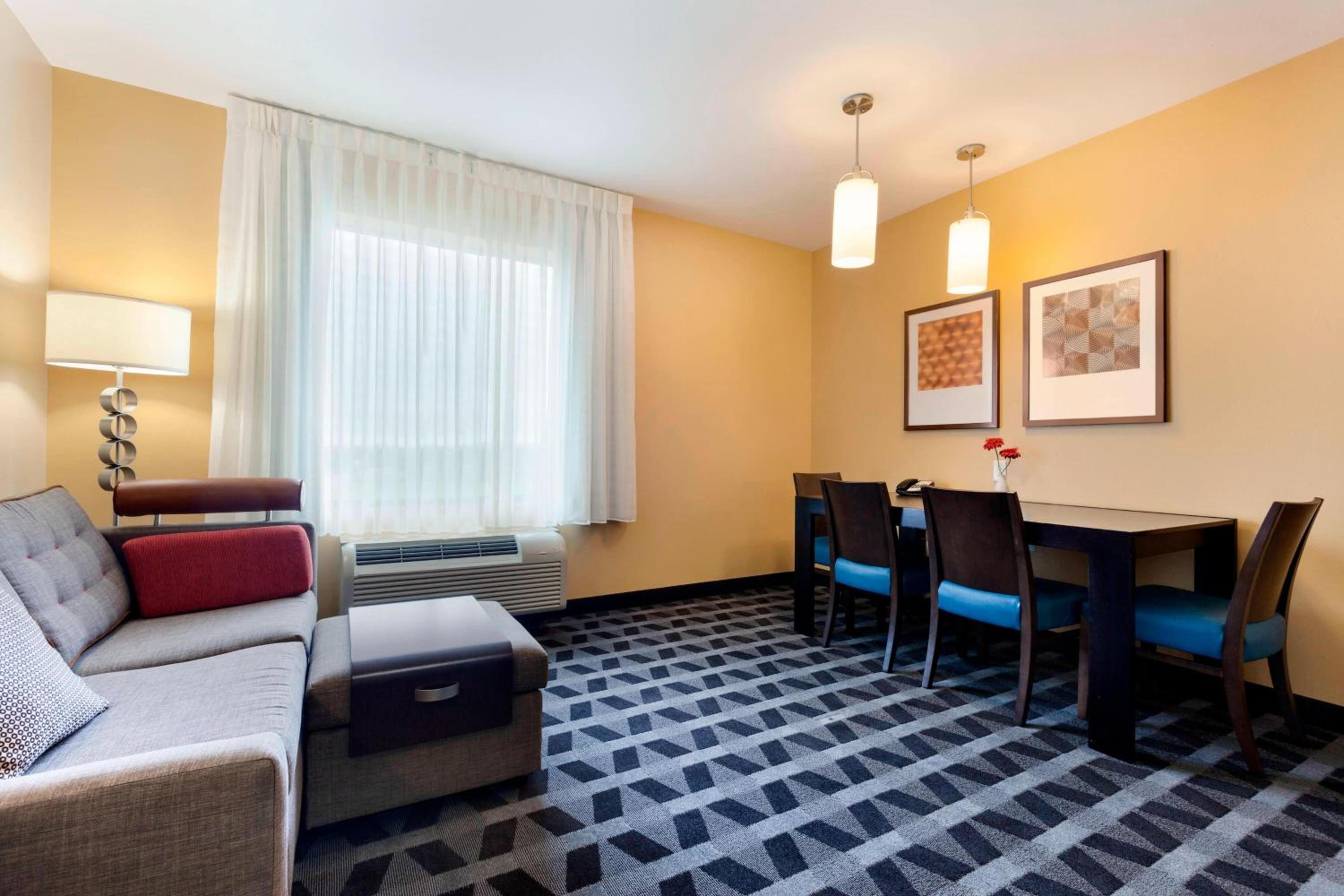 Joliet Vacations - TownePlace Suites Joliet South - Property Image 12