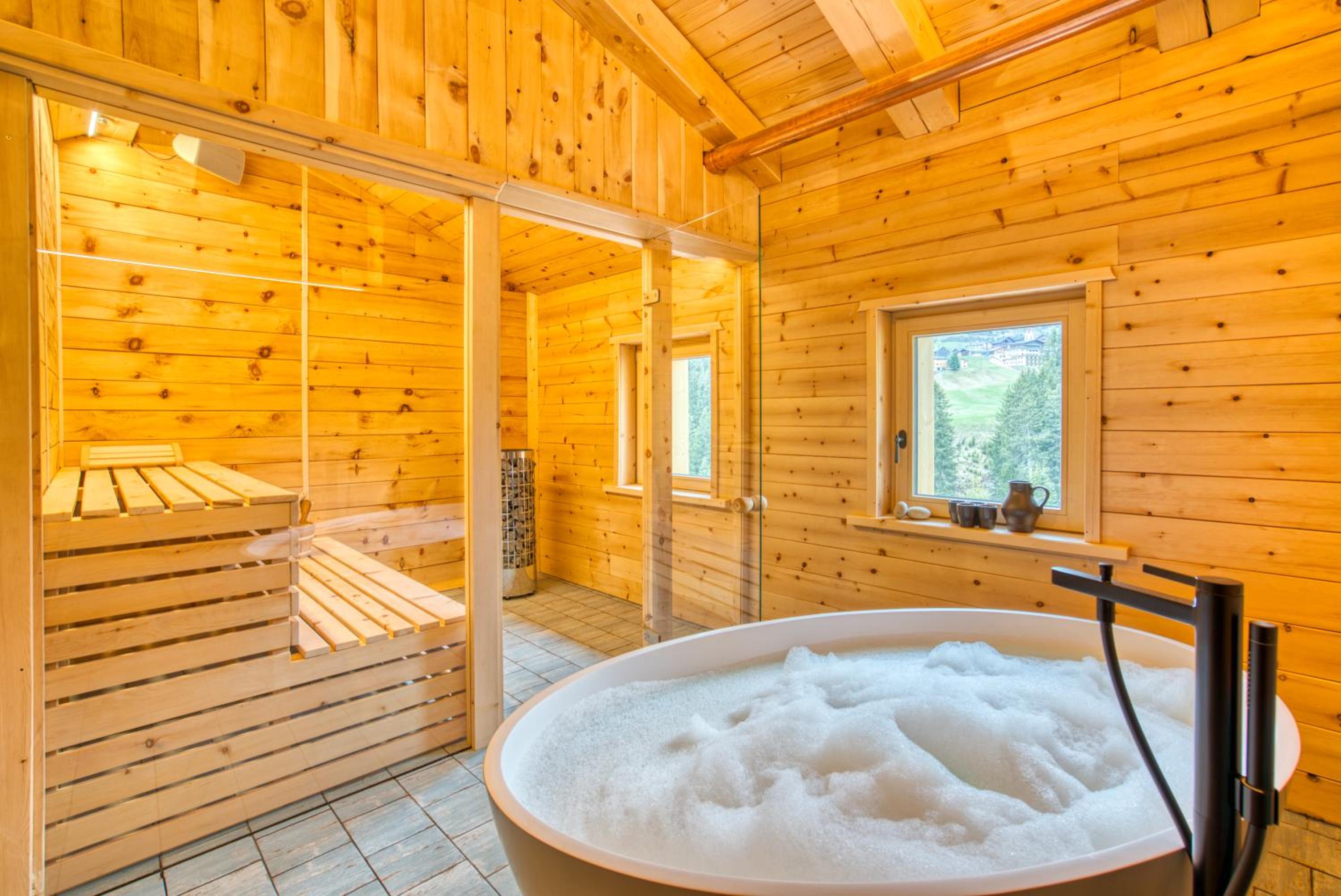 Jup - a luxury boutique chalet