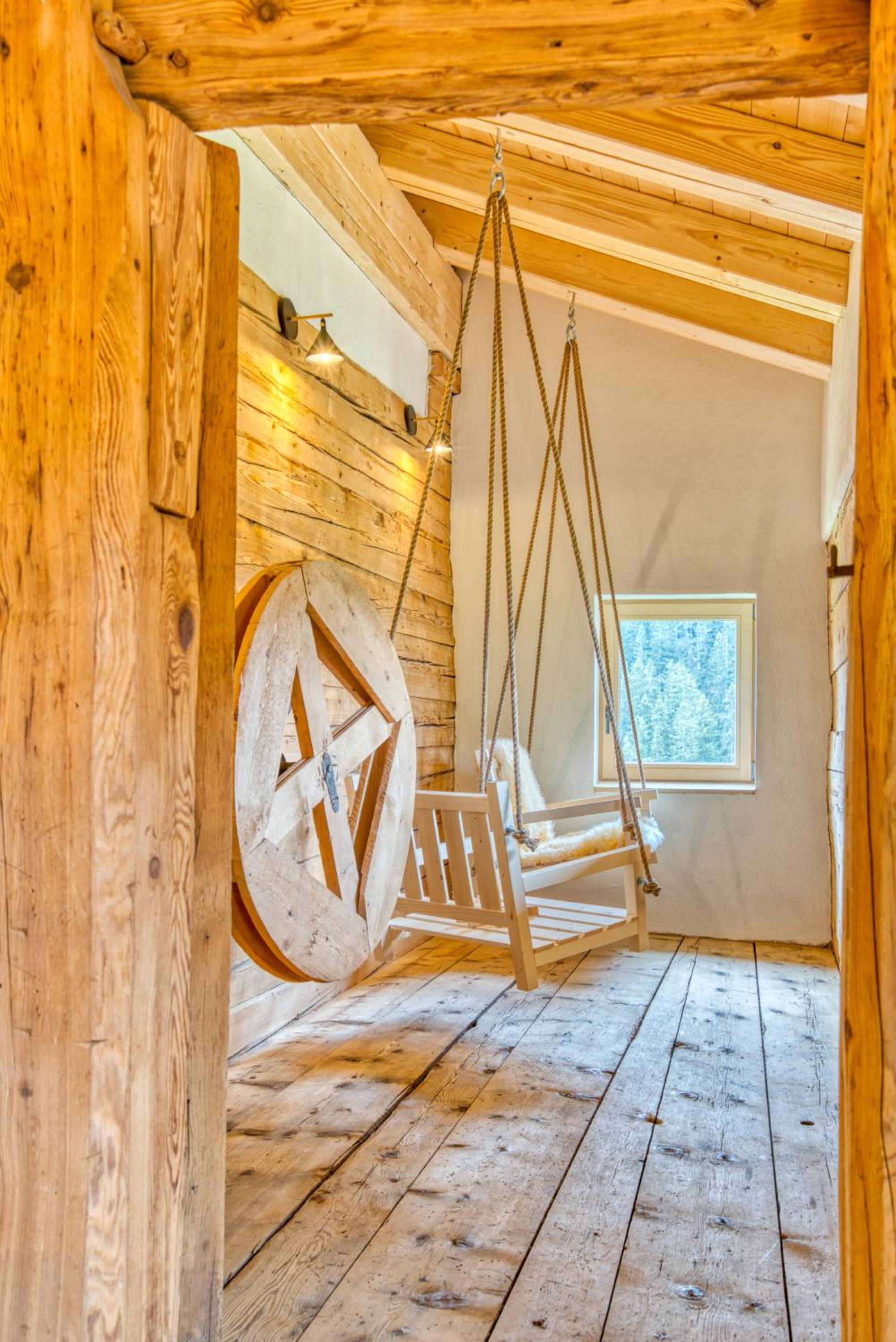 Jup - a luxury boutique chalet