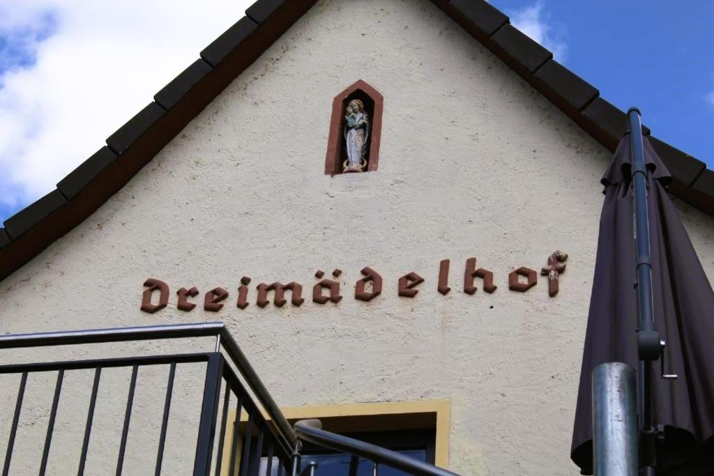 Dreimädelhof