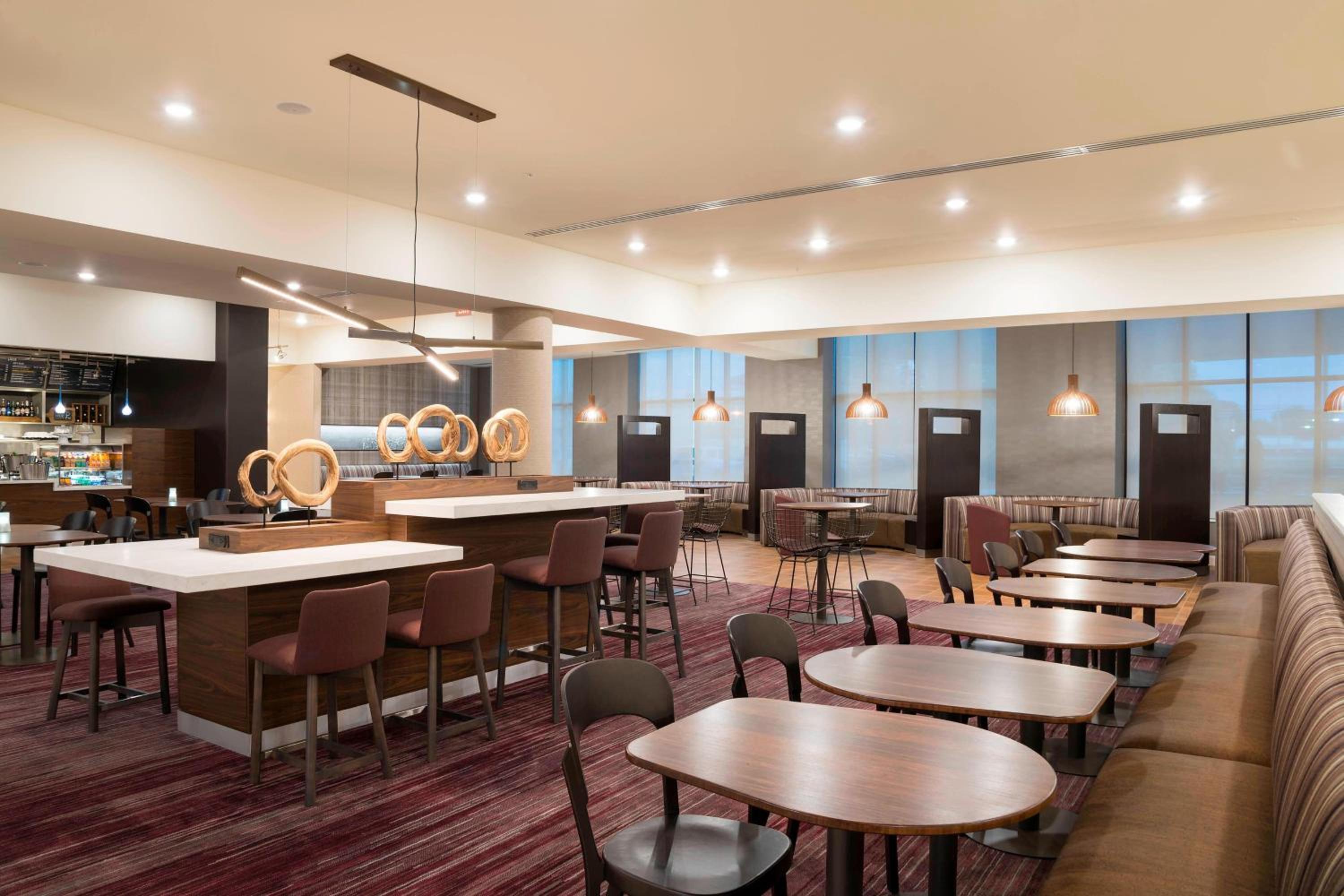 Mount Pleasant Vacations - Courtyard by Marriott Mt. Pleasant at Central Michigan University - Property Image 3