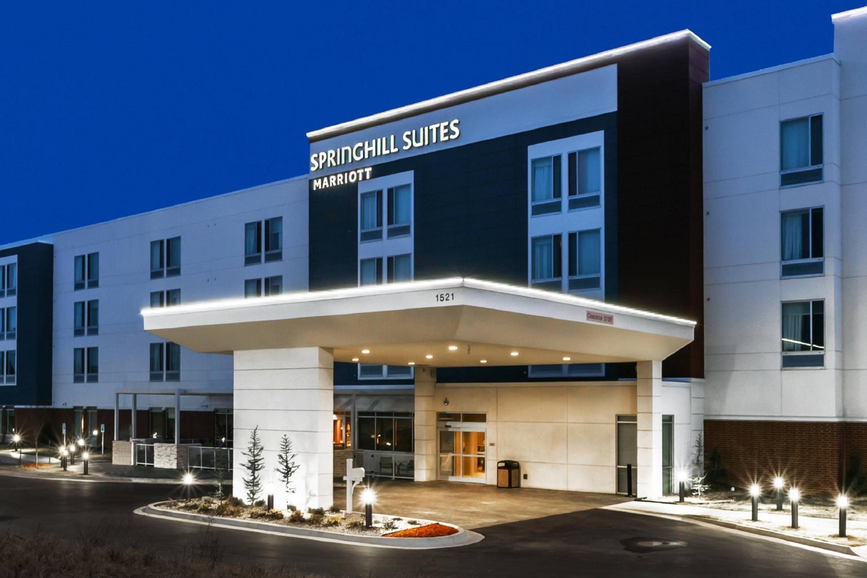 Hotel SpringHill Suites by Marriott Tulsa at Tulsa Hills - Image 1