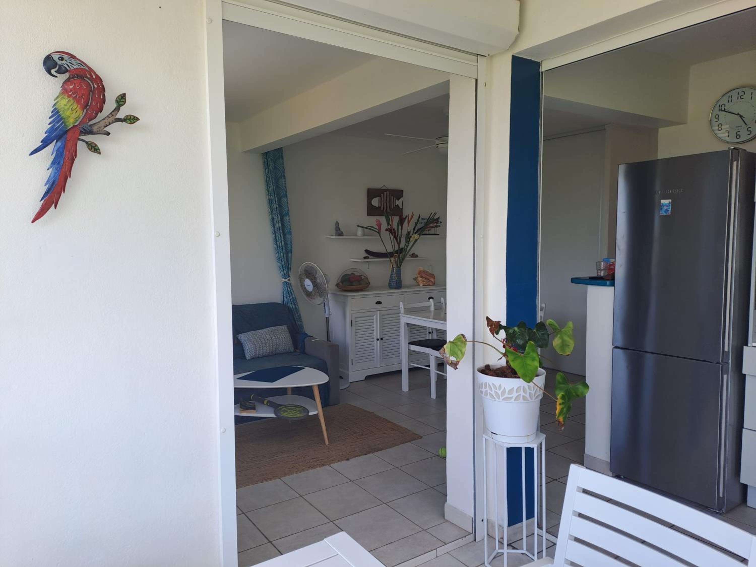 Apt t2 saint anne view 3