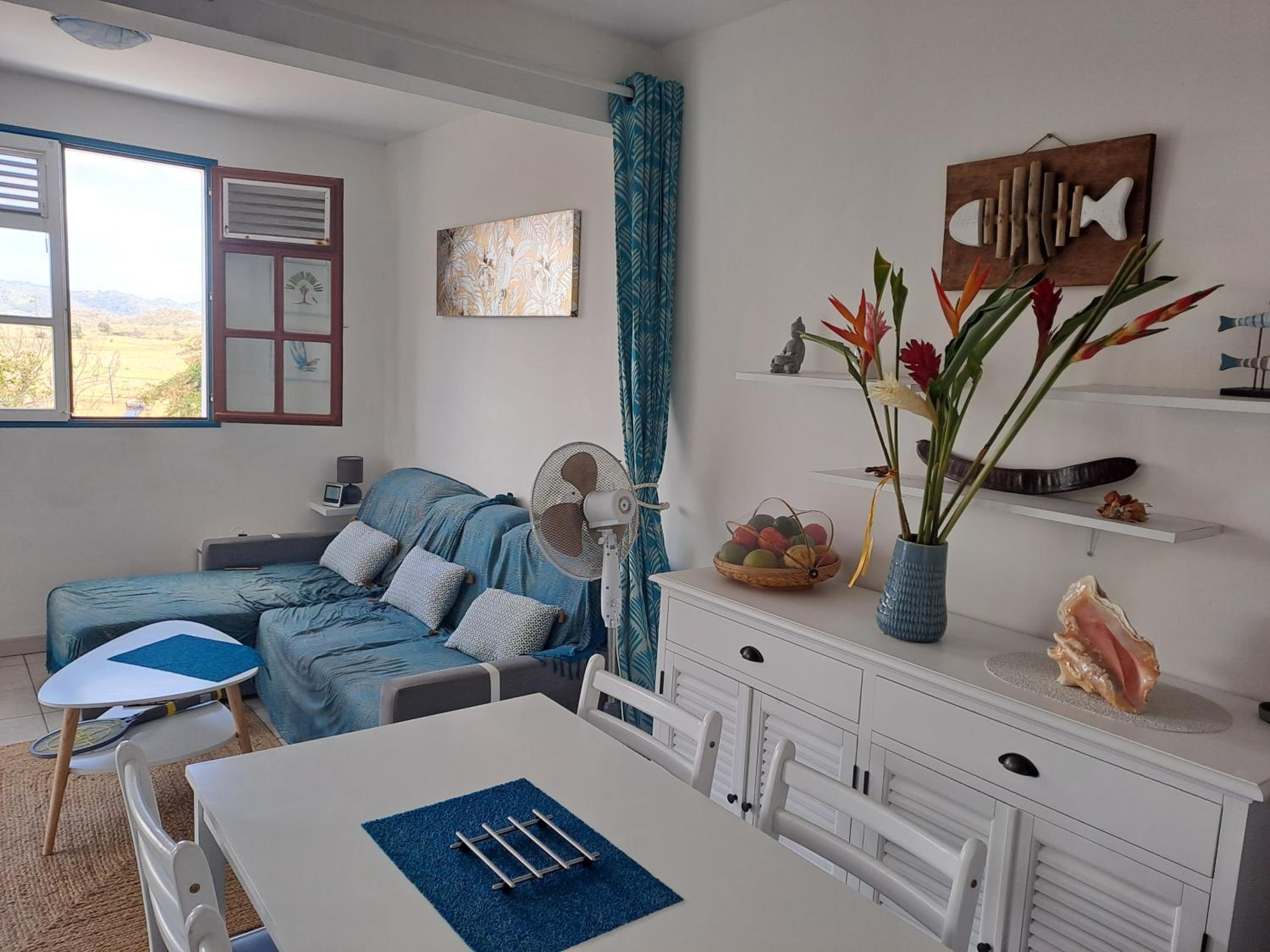 Apt t2 saint anne view 5