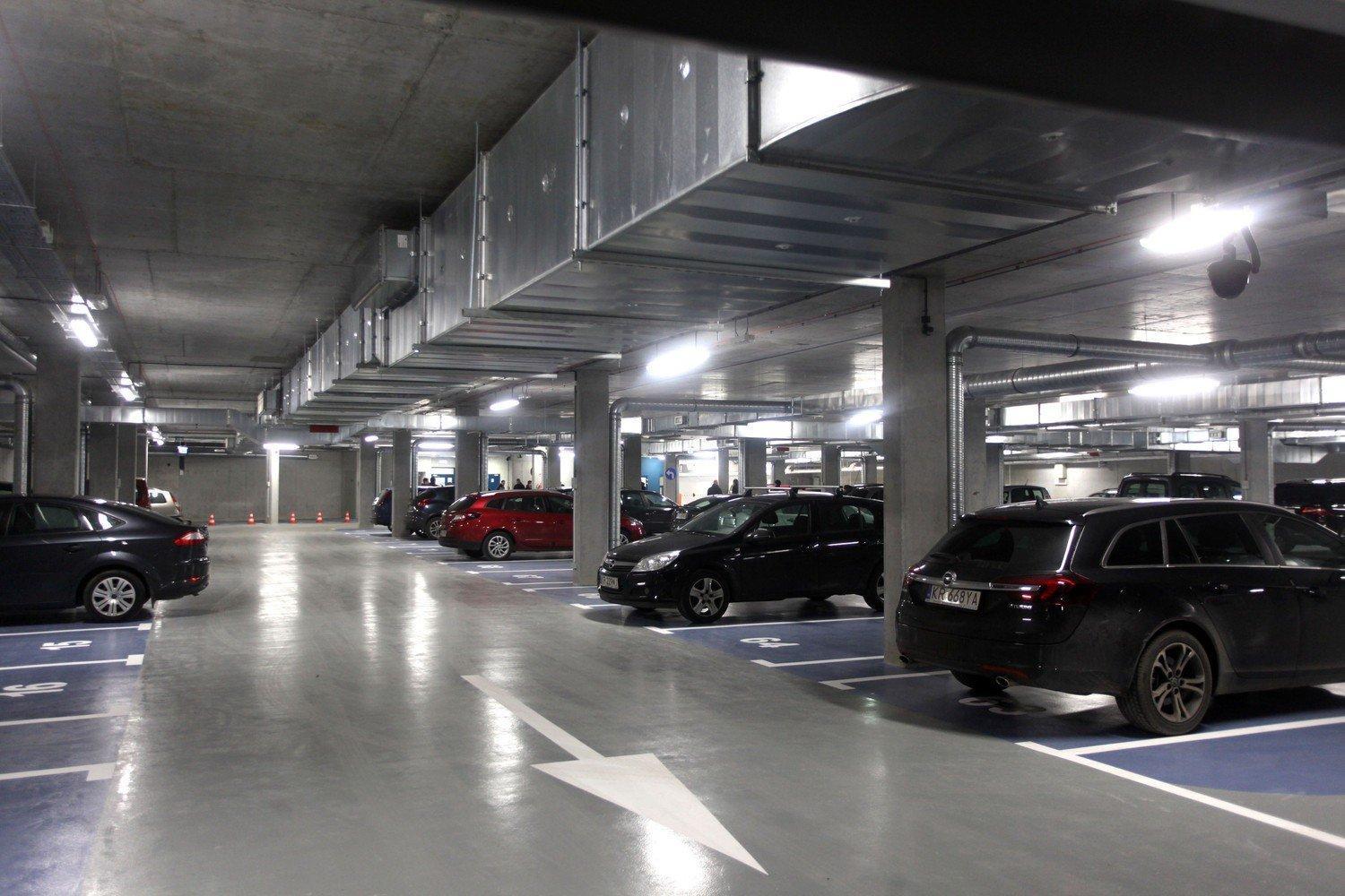 WAWELOVE Piłsudskiego - 3 bedroom apt. with balcony and free parking!