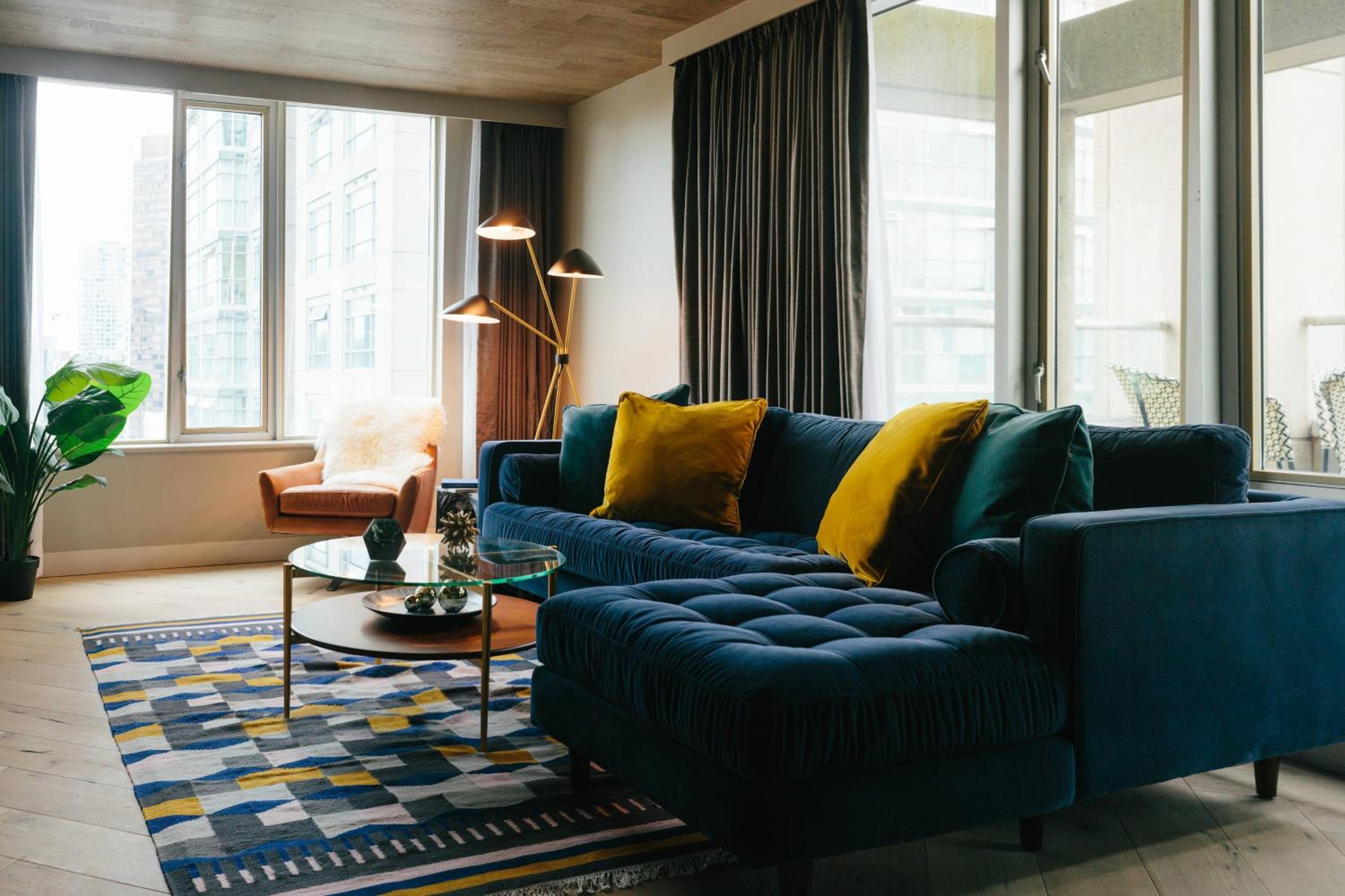 Delta Hotels by Marriott Vancouver Downtown Suites-3