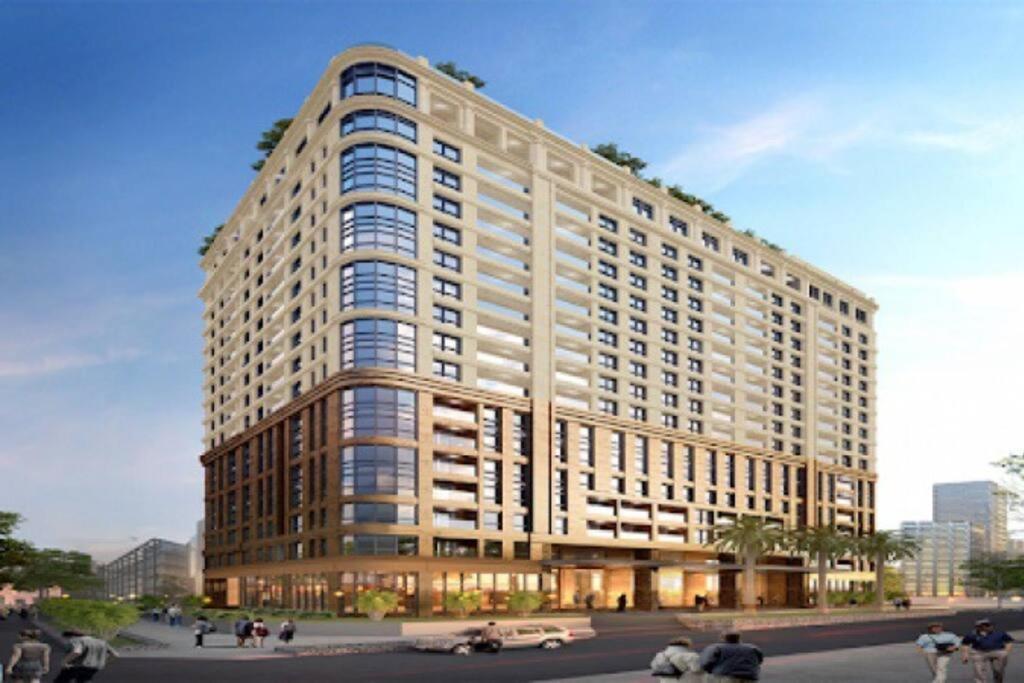 De Lux Central Studio next Hyatt ,Opera House ,Benthanh ,Pool,Gym