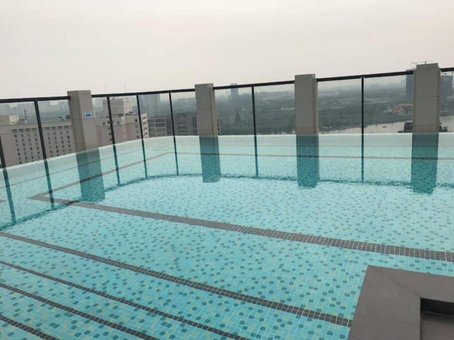 De Lux Central Studio next Hyatt ,Opera House ,Benthanh ,Pool,Gym