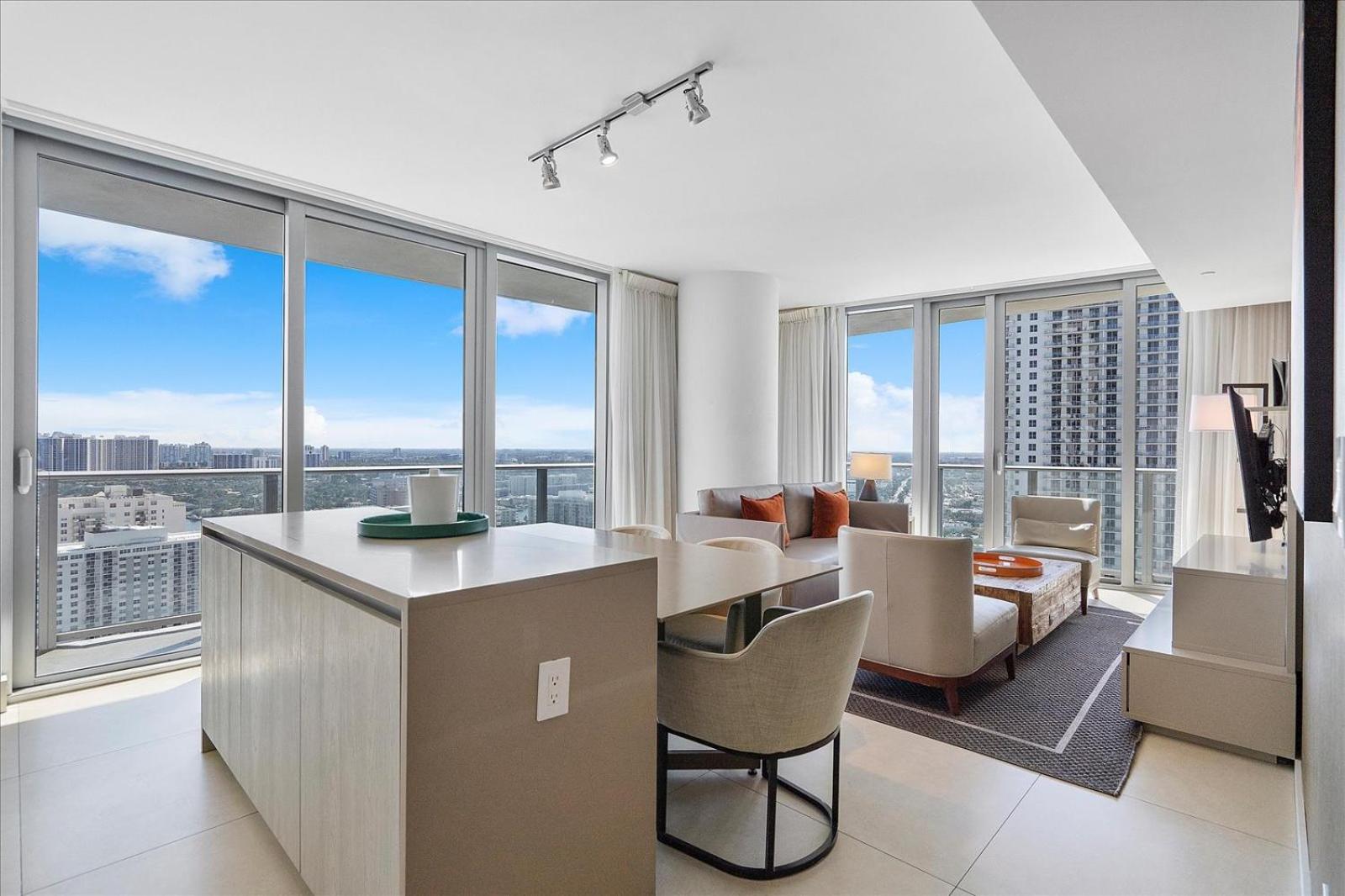 Ocean Views Perfect Location Resort Amenities view 3