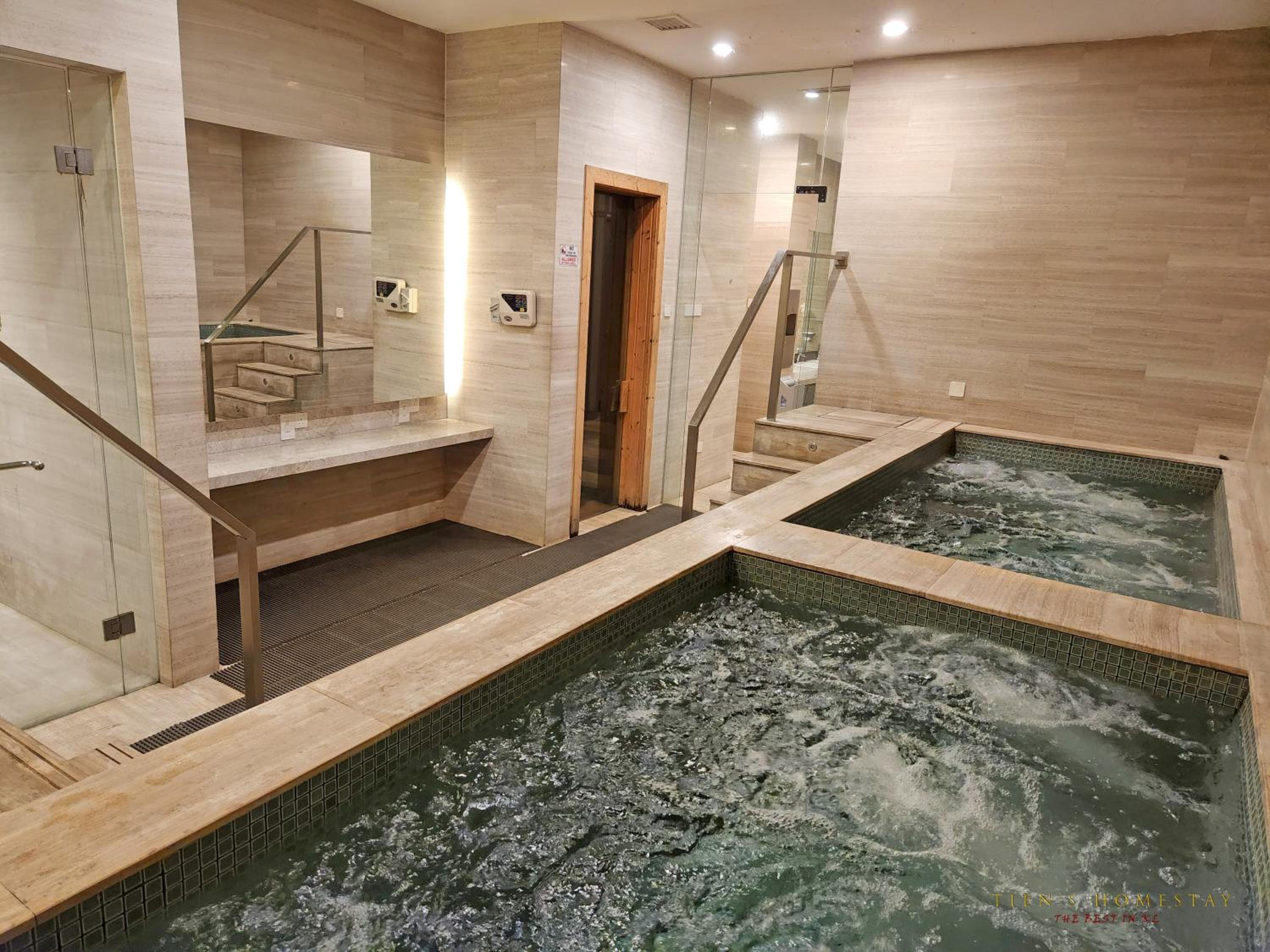 Luxurious stay in 188 Fraser Residence Suite