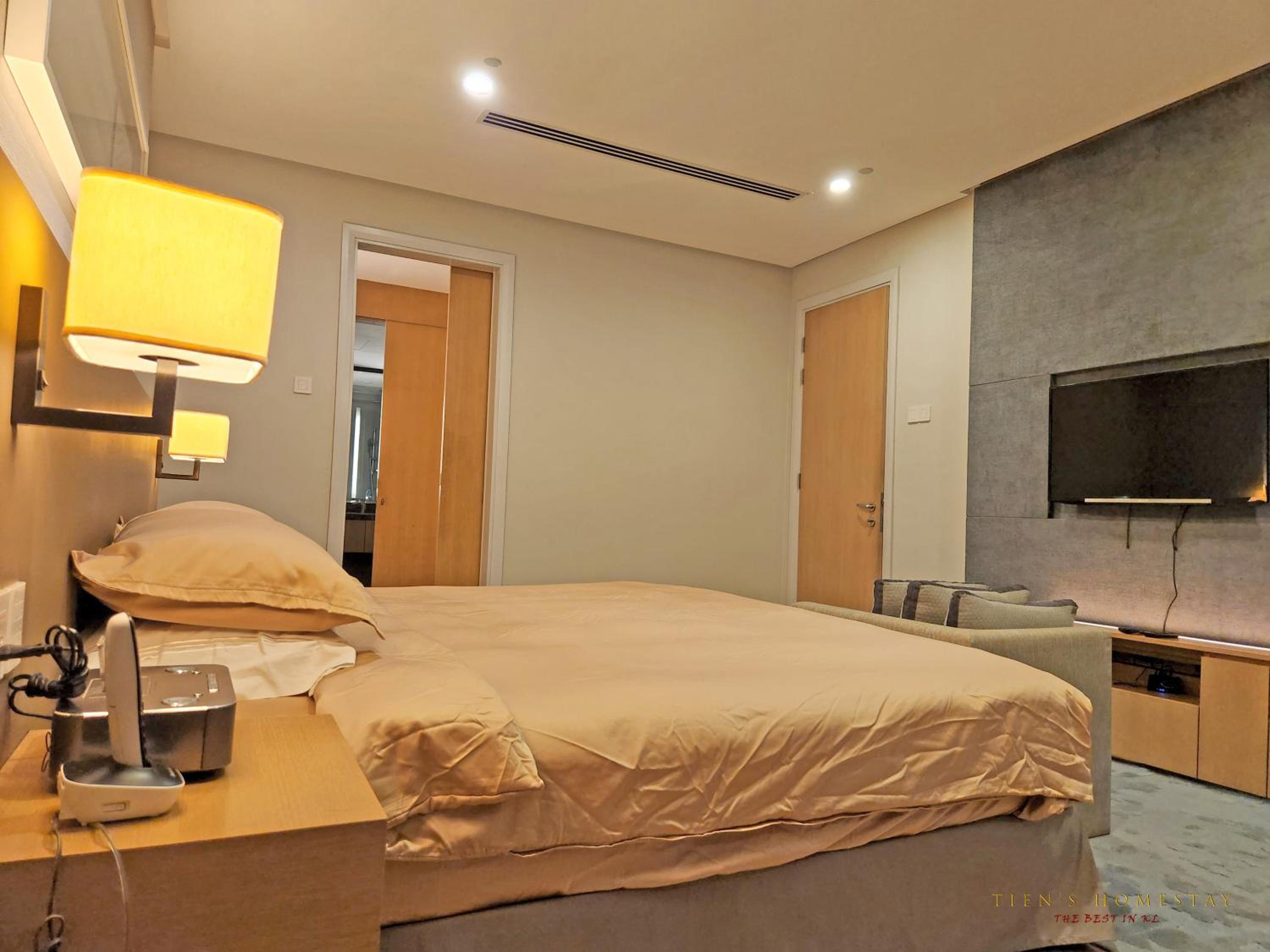 Luxurious stay in 188 Fraser Residence Suite