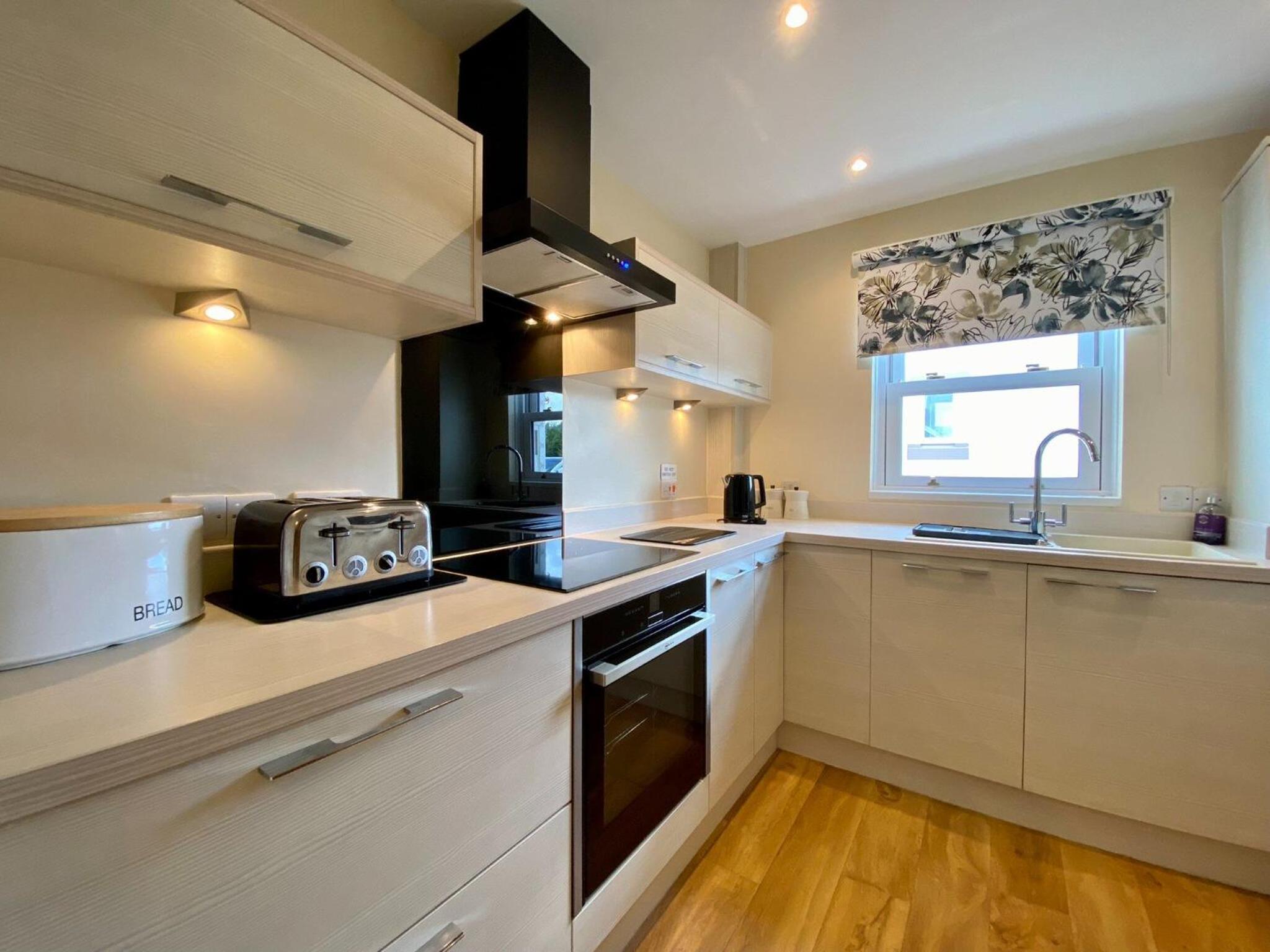 8 Howrahs Court, Keswick view 4