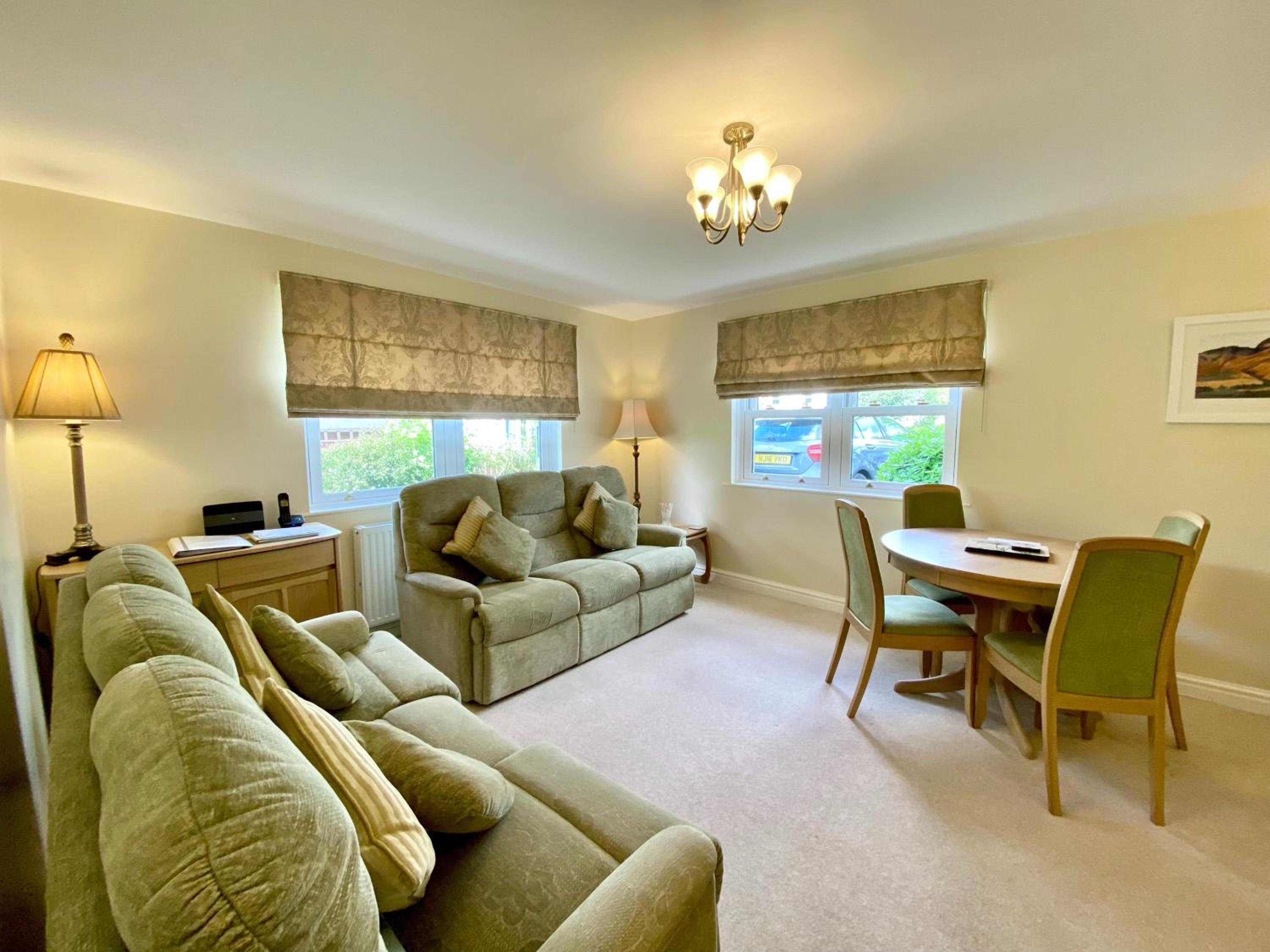 8 Howrahs Court, Keswick view 5