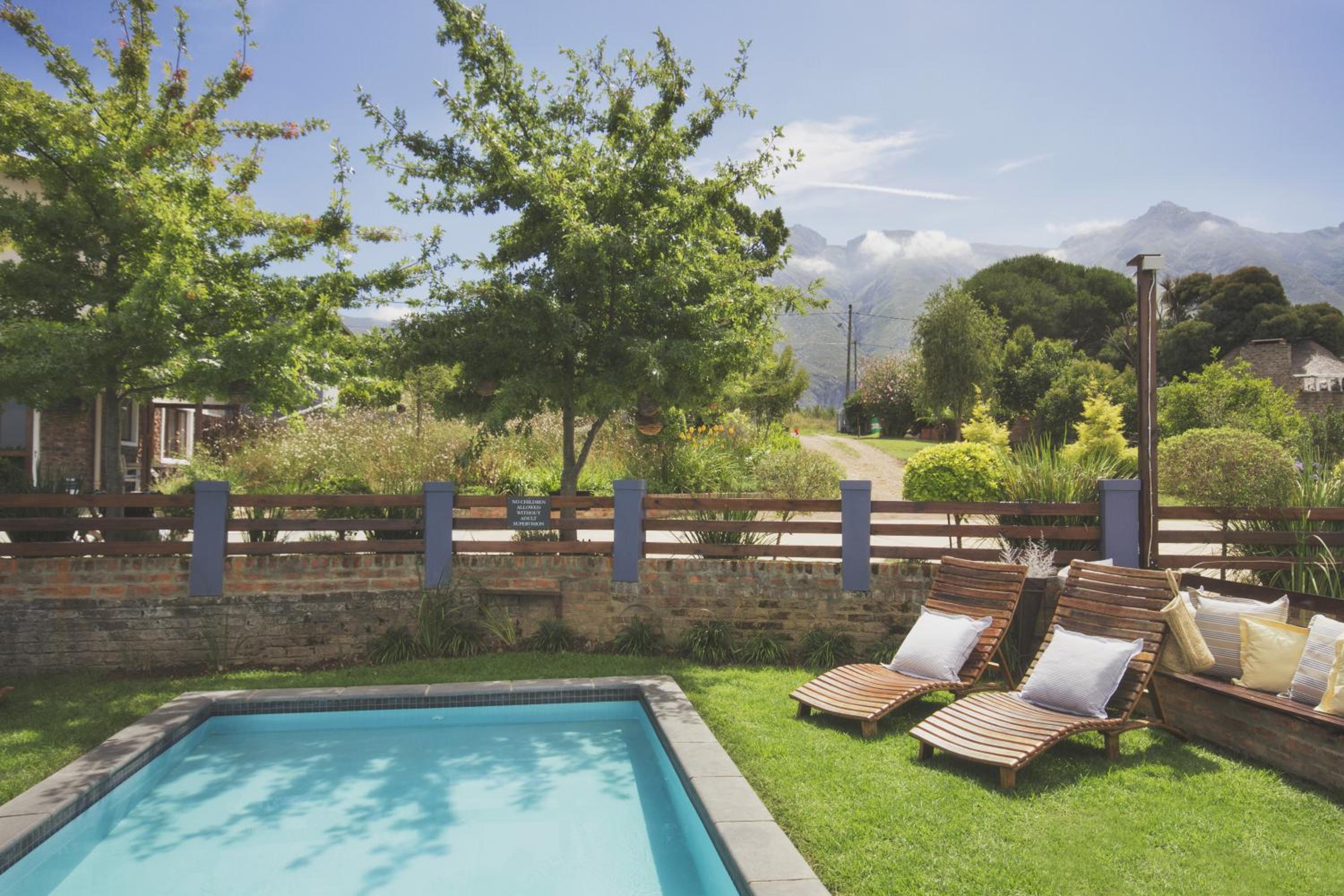 A Hilltop Country Retreat